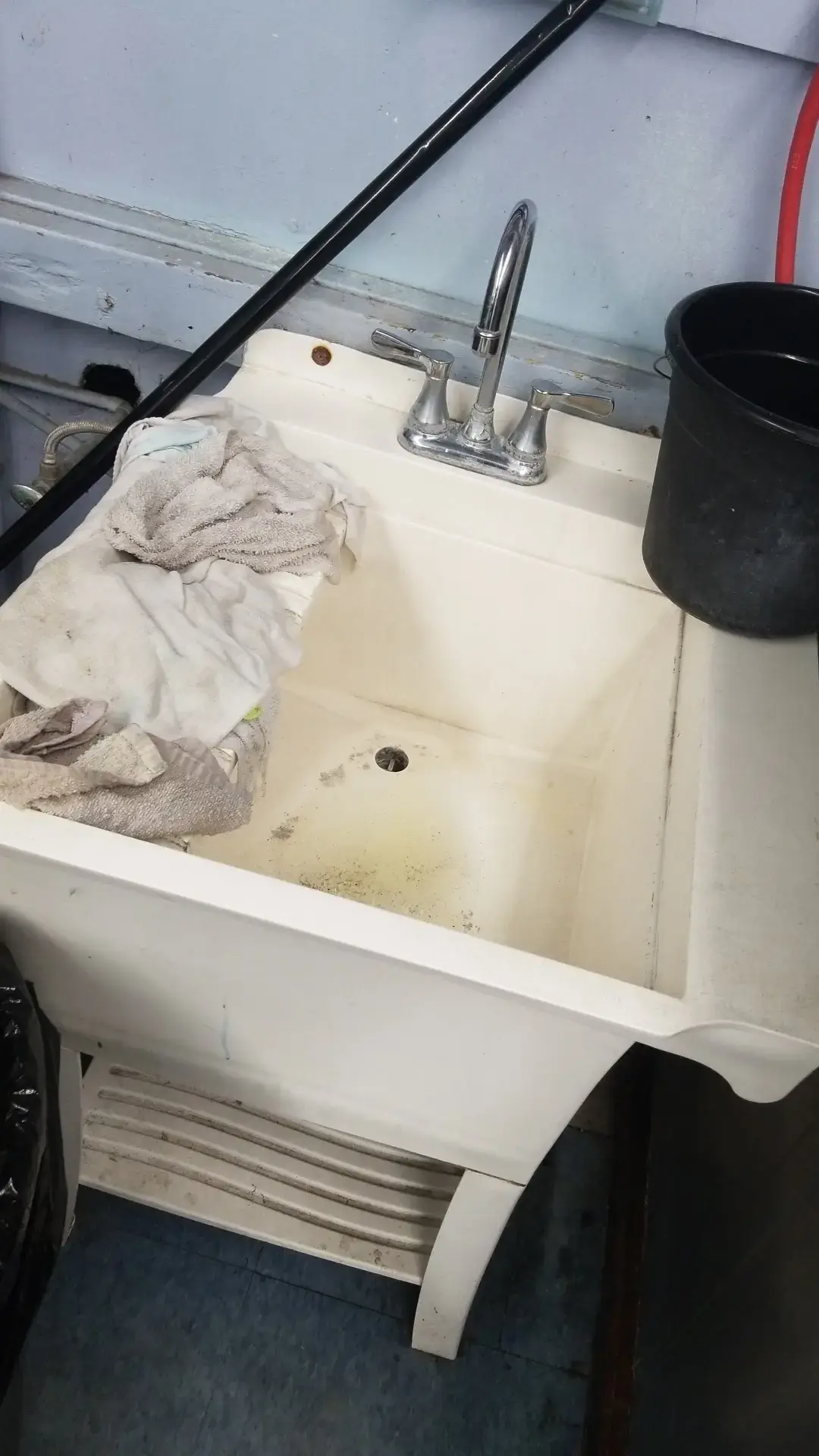 THE WASHTUB LAUNDROMAT thumbnail 5