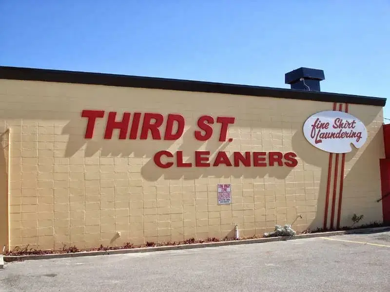 Third Street Cleaners thumbnail 9