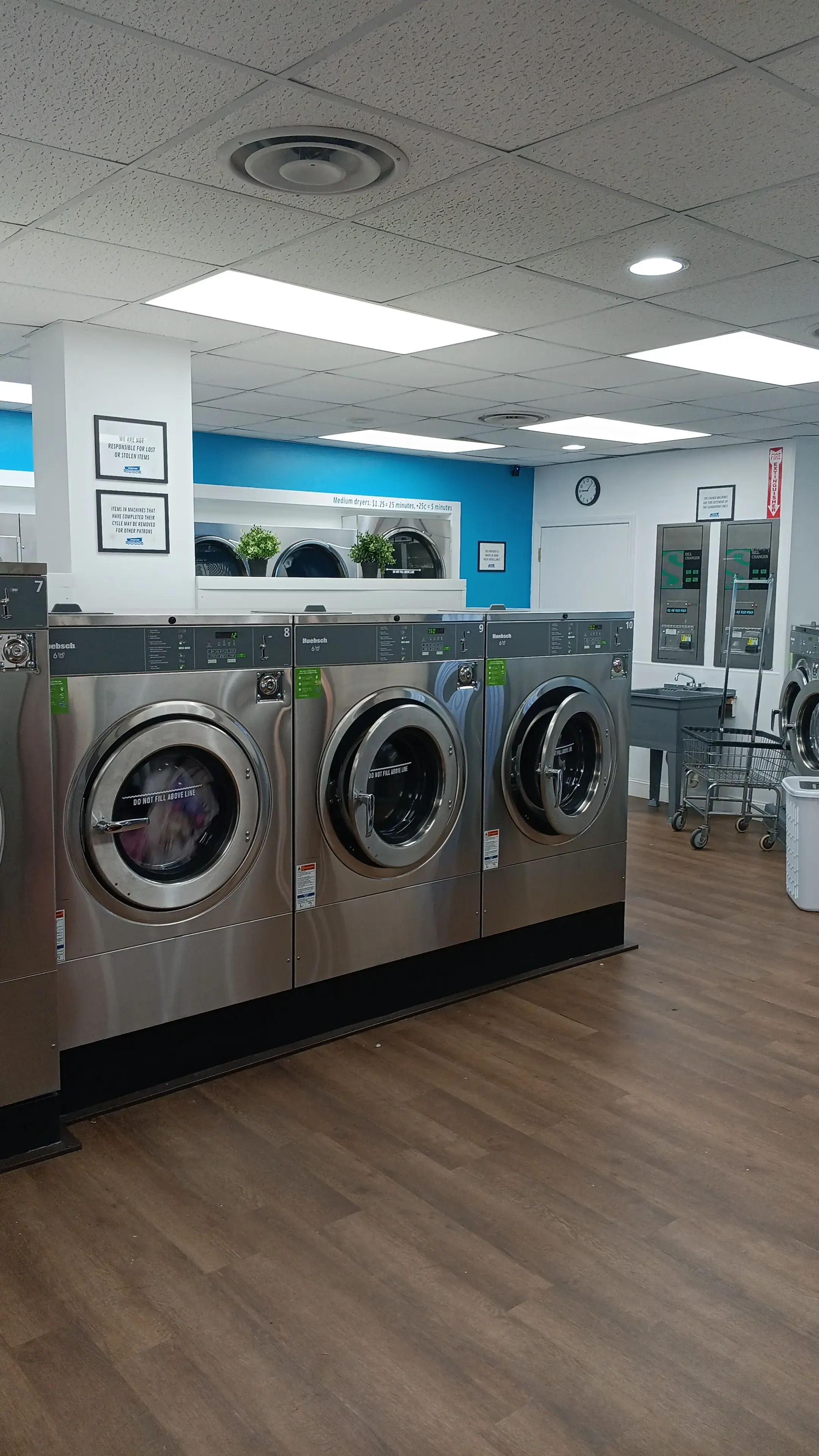 Thirteenth Street Laundromat thumbnail 18