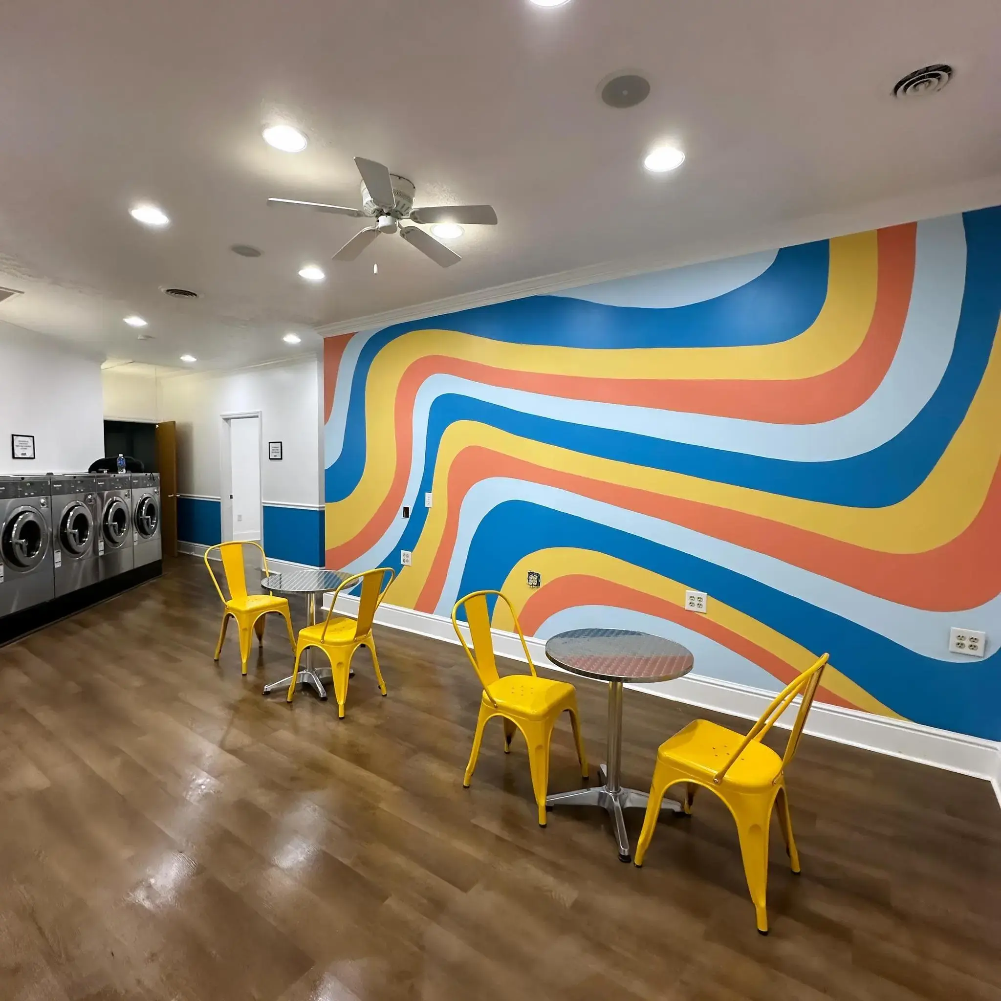 Thirteenth Street Laundromat - Image 2