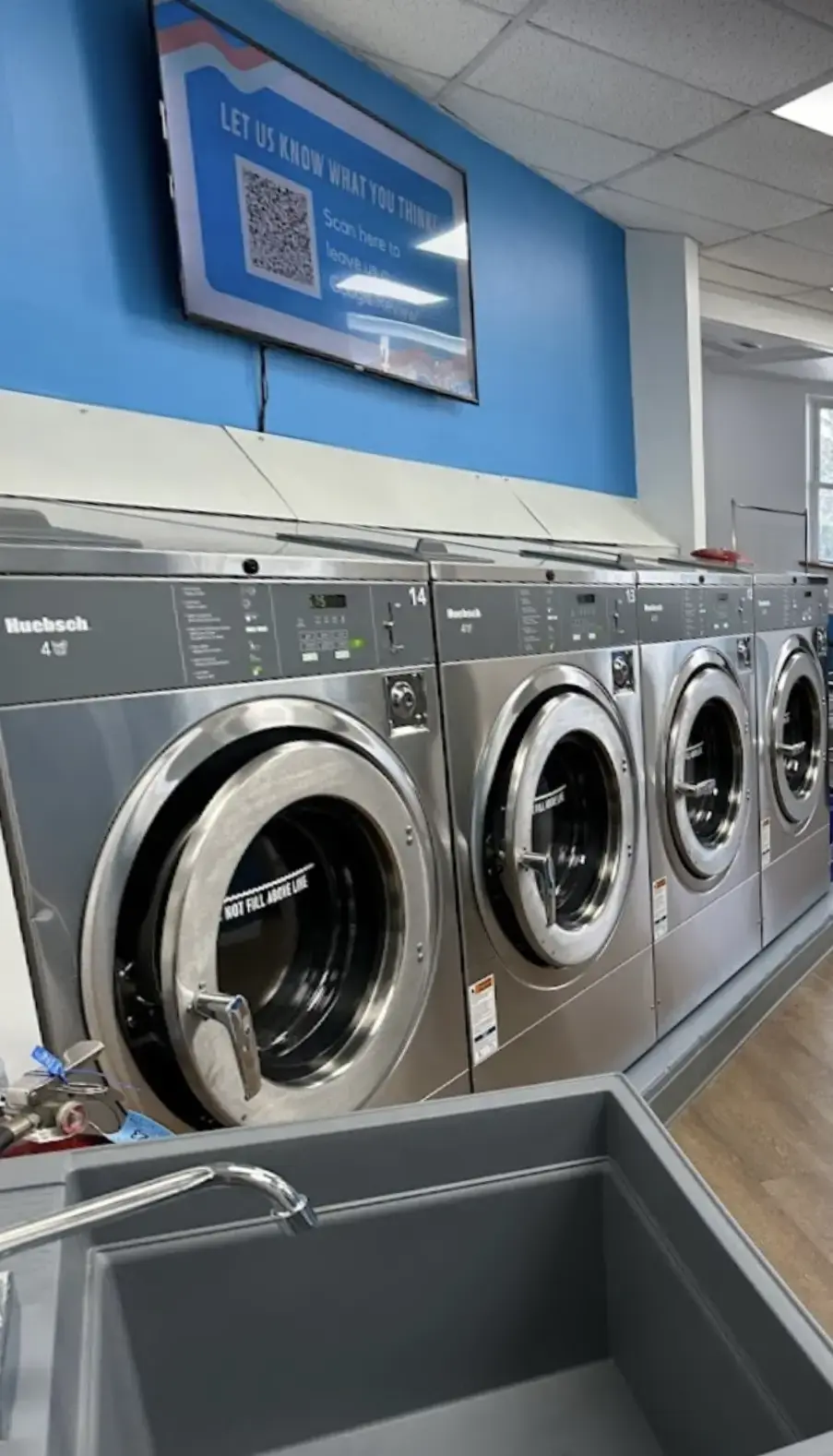 Thirteenth Street Laundromat - Image 14