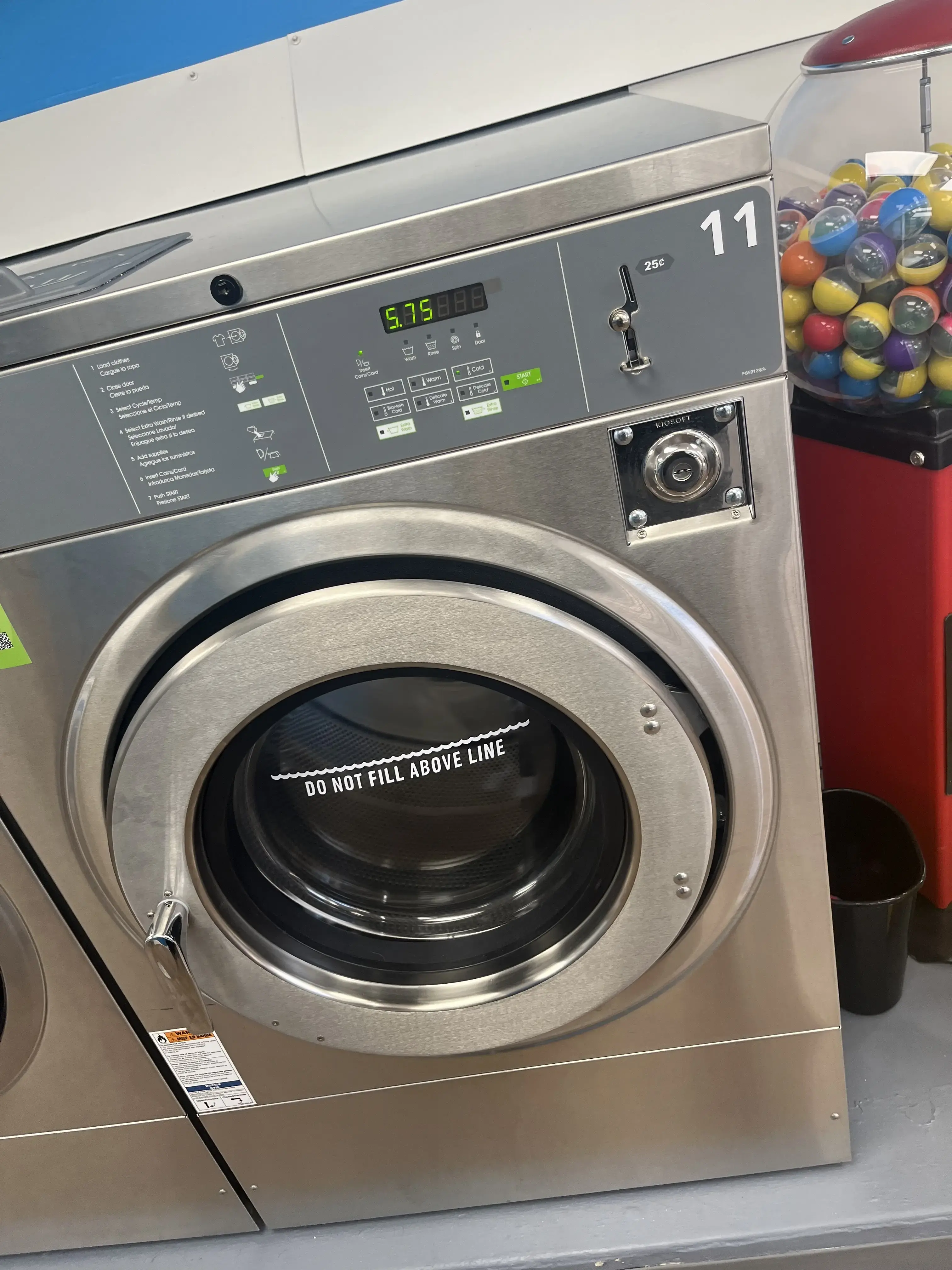 Thirteenth Street Laundromat thumbnail 9