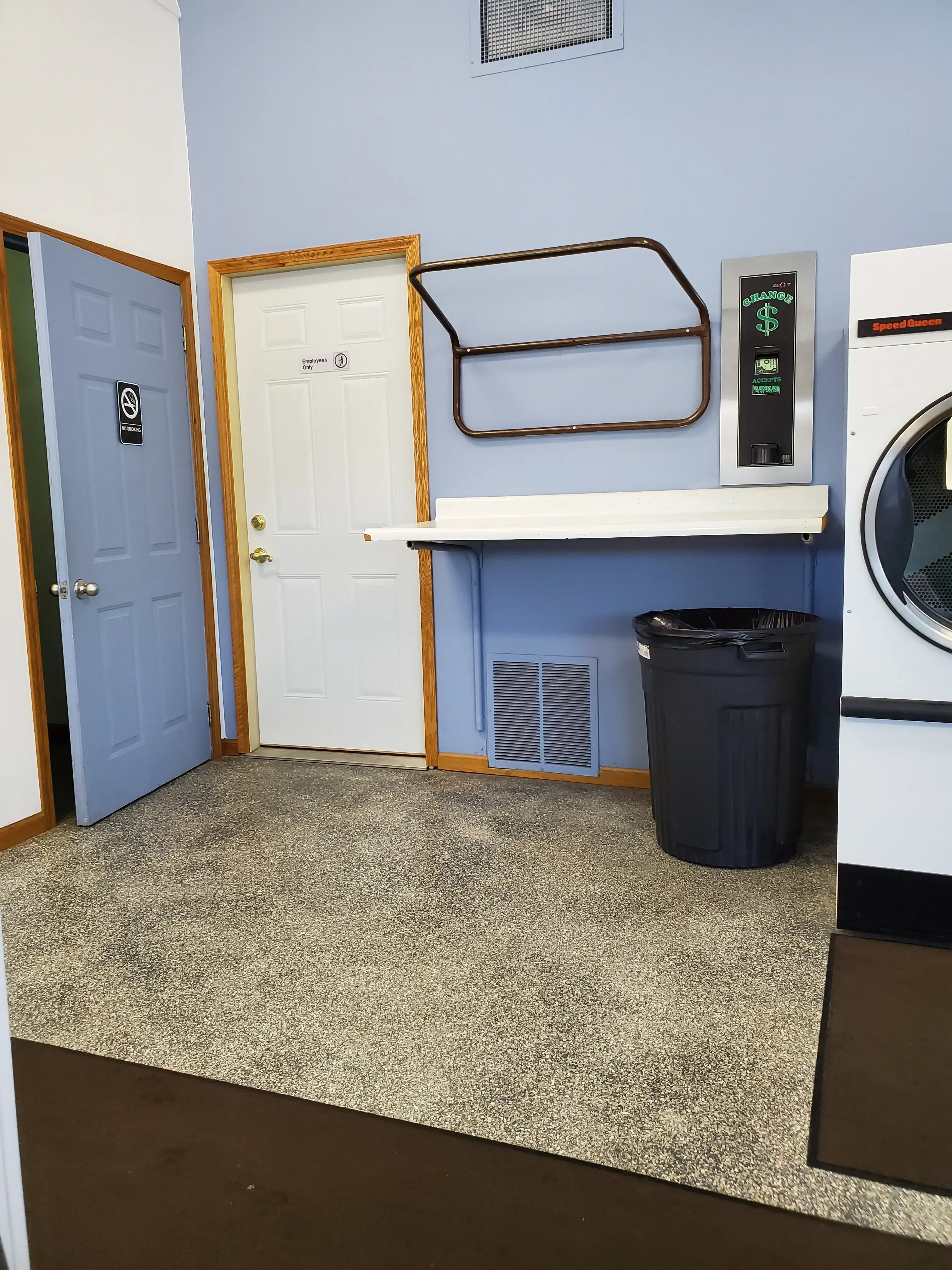Thomson Laundromat - Image 3