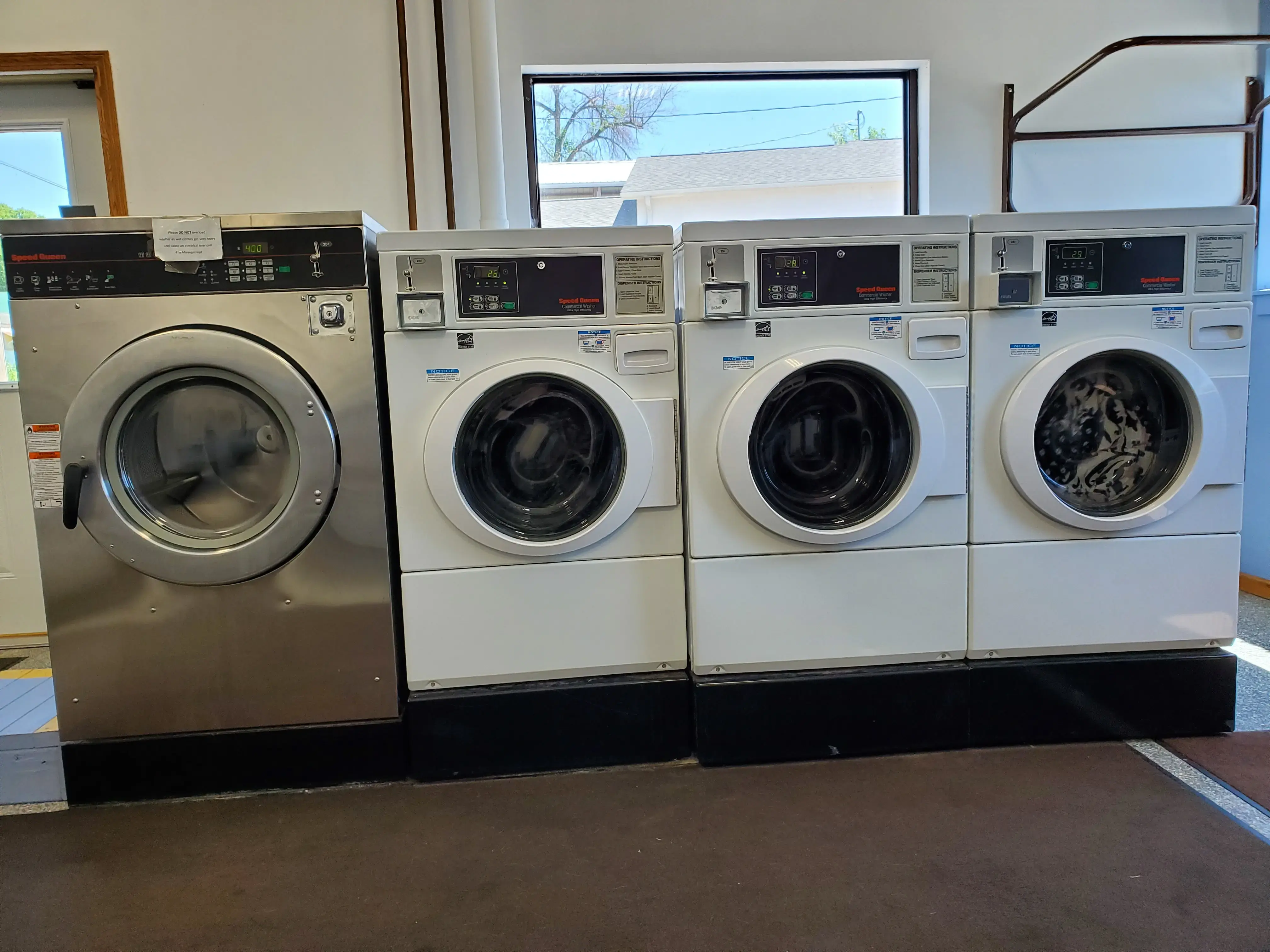 Thomson Laundromat - Image 11