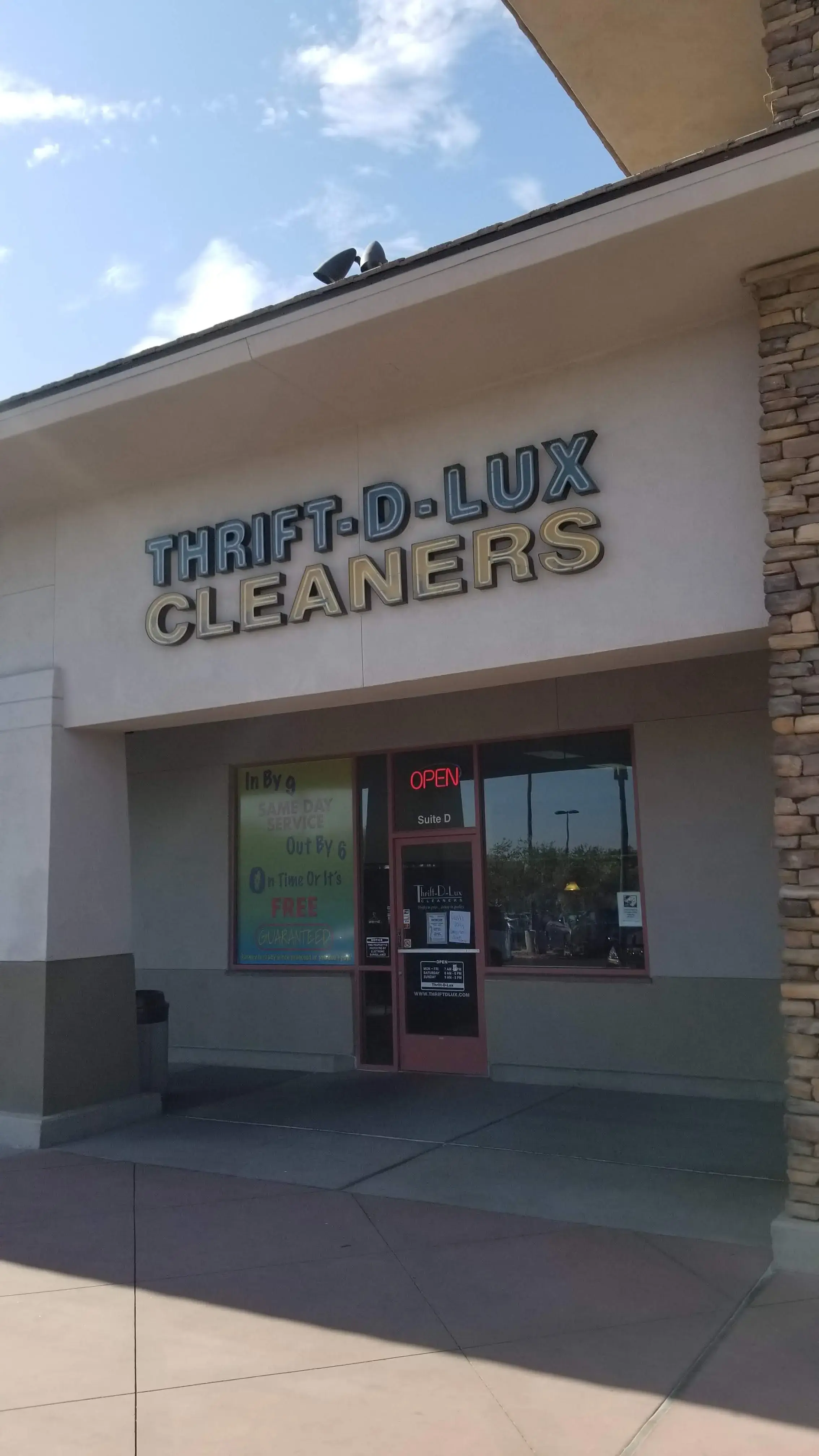 Thrift DLux Cleaners thumbnail 10