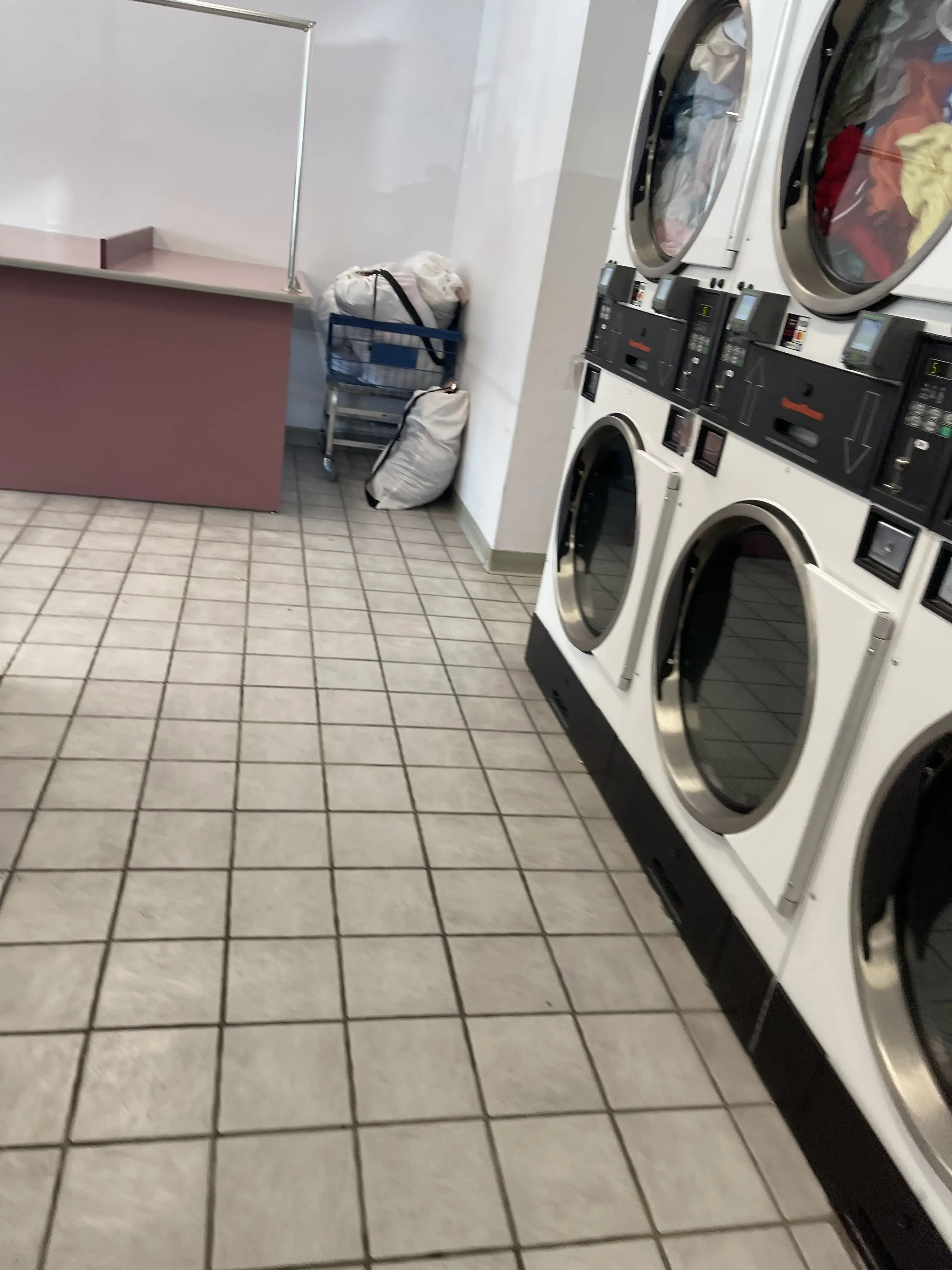 Thrifty Bundle Laundromat thumbnail 13