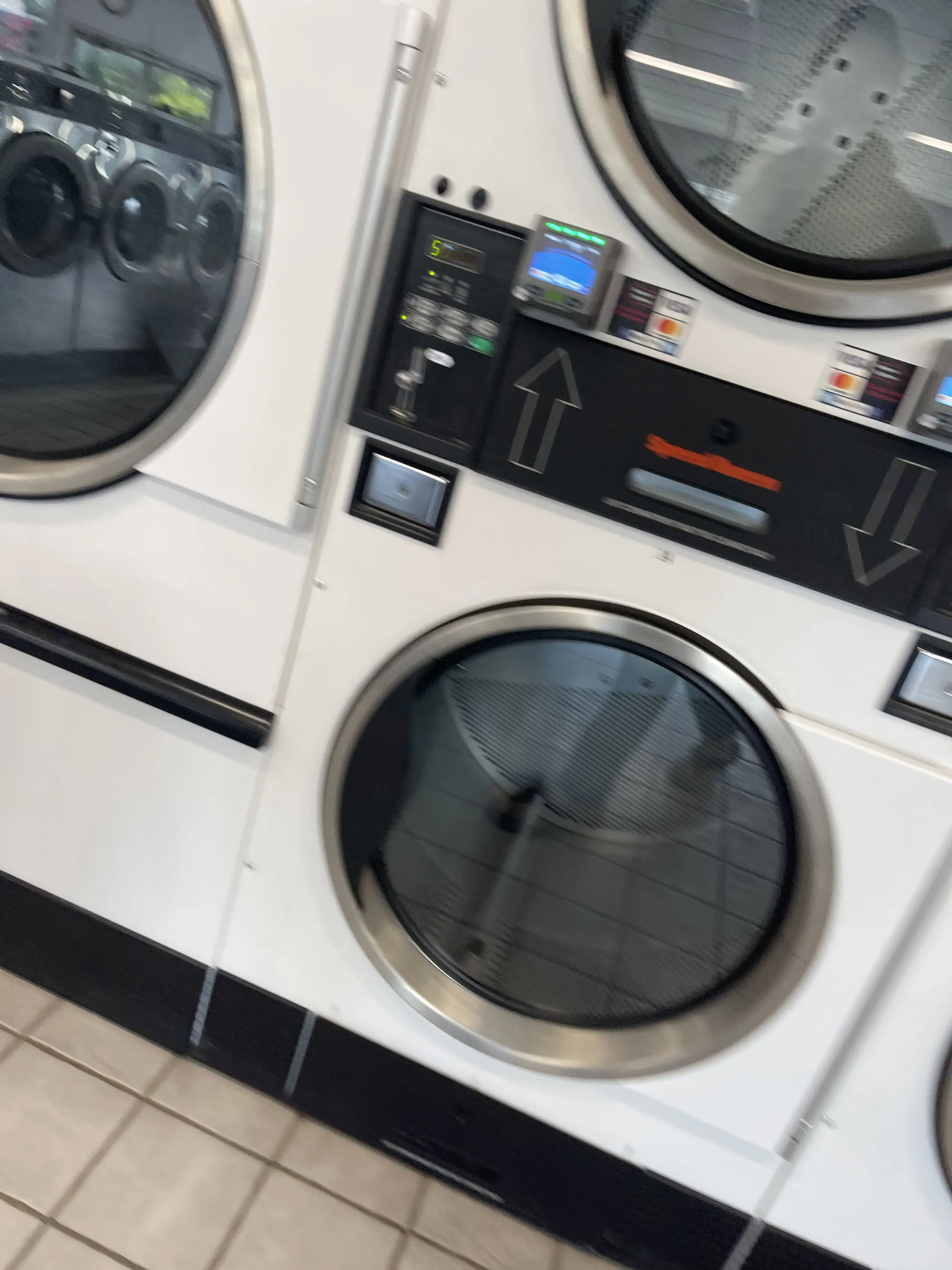 Thrifty Bundle Laundromat thumbnail 6