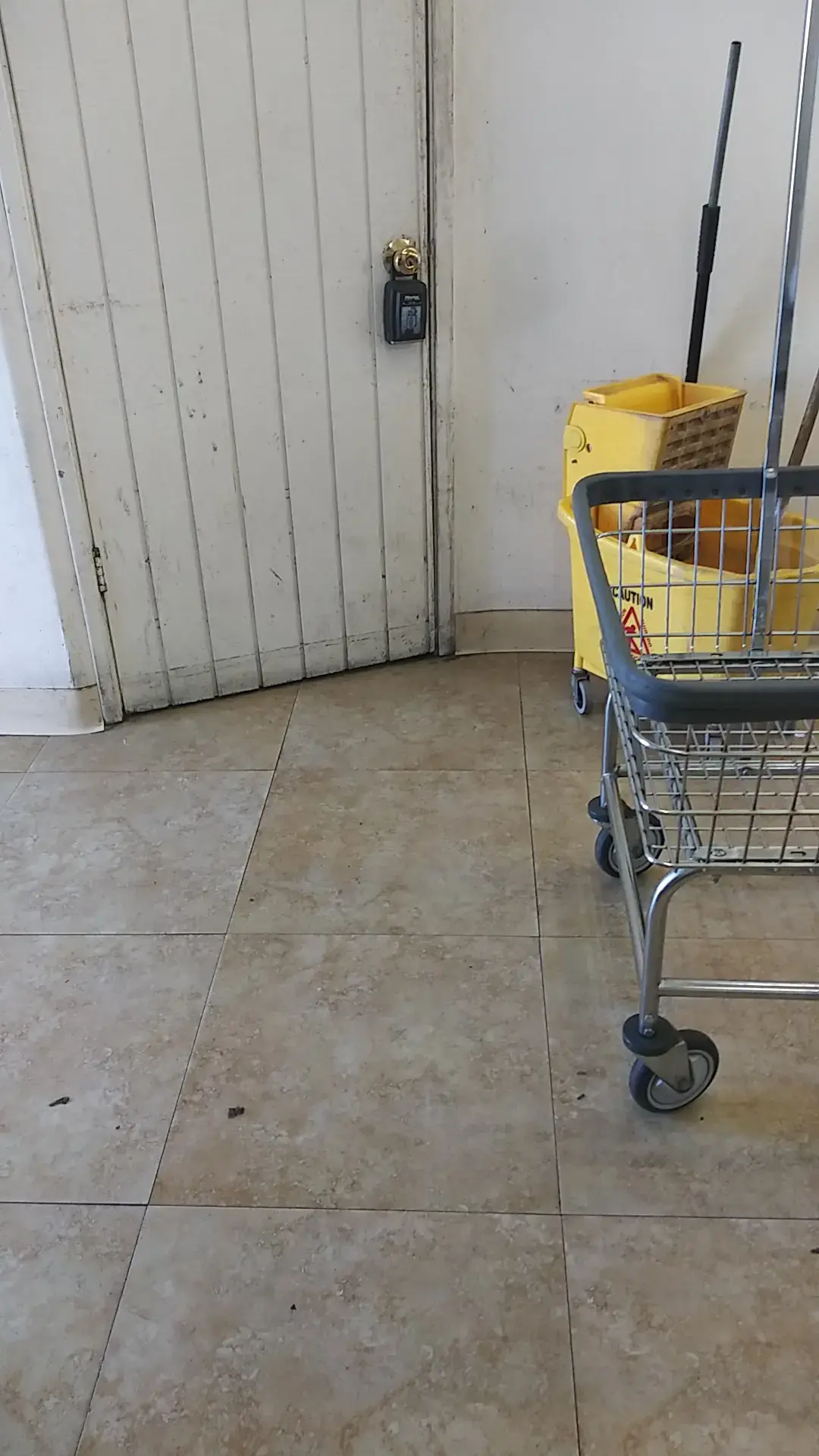 Thrifty Coin Laundry - Image 11