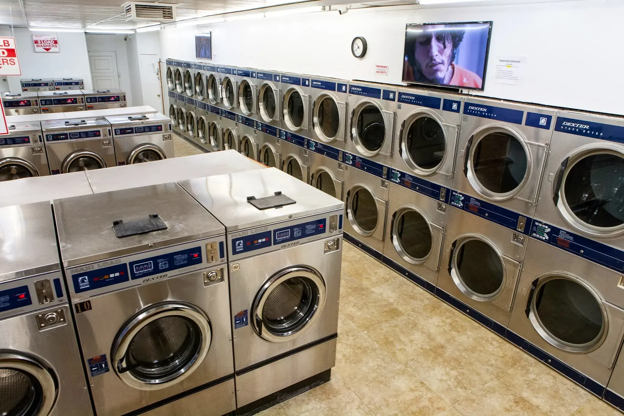 Thrifty Coin Laundry - Image 1