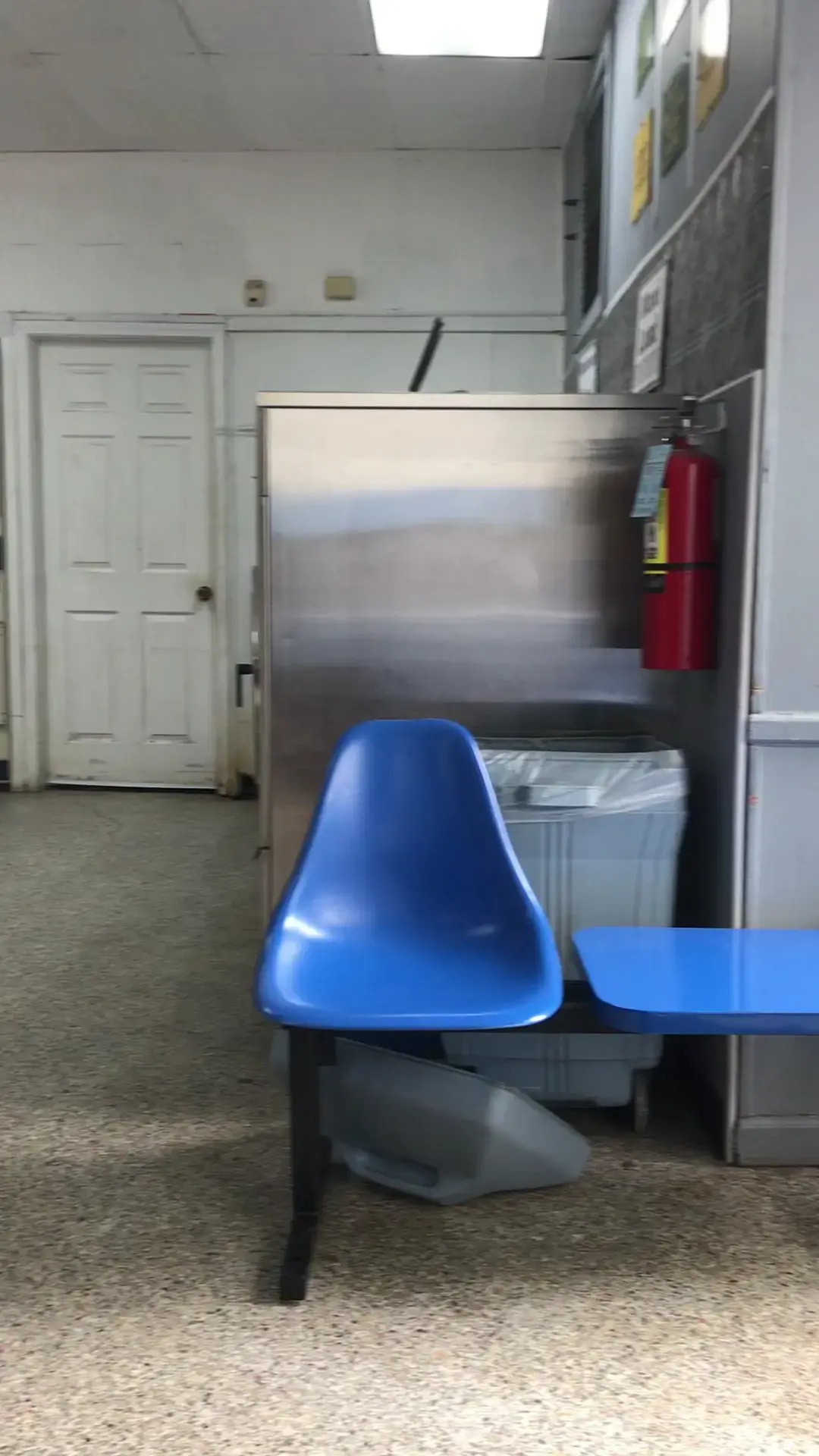 Thumbs Up Coin Laundry thumbnail 2