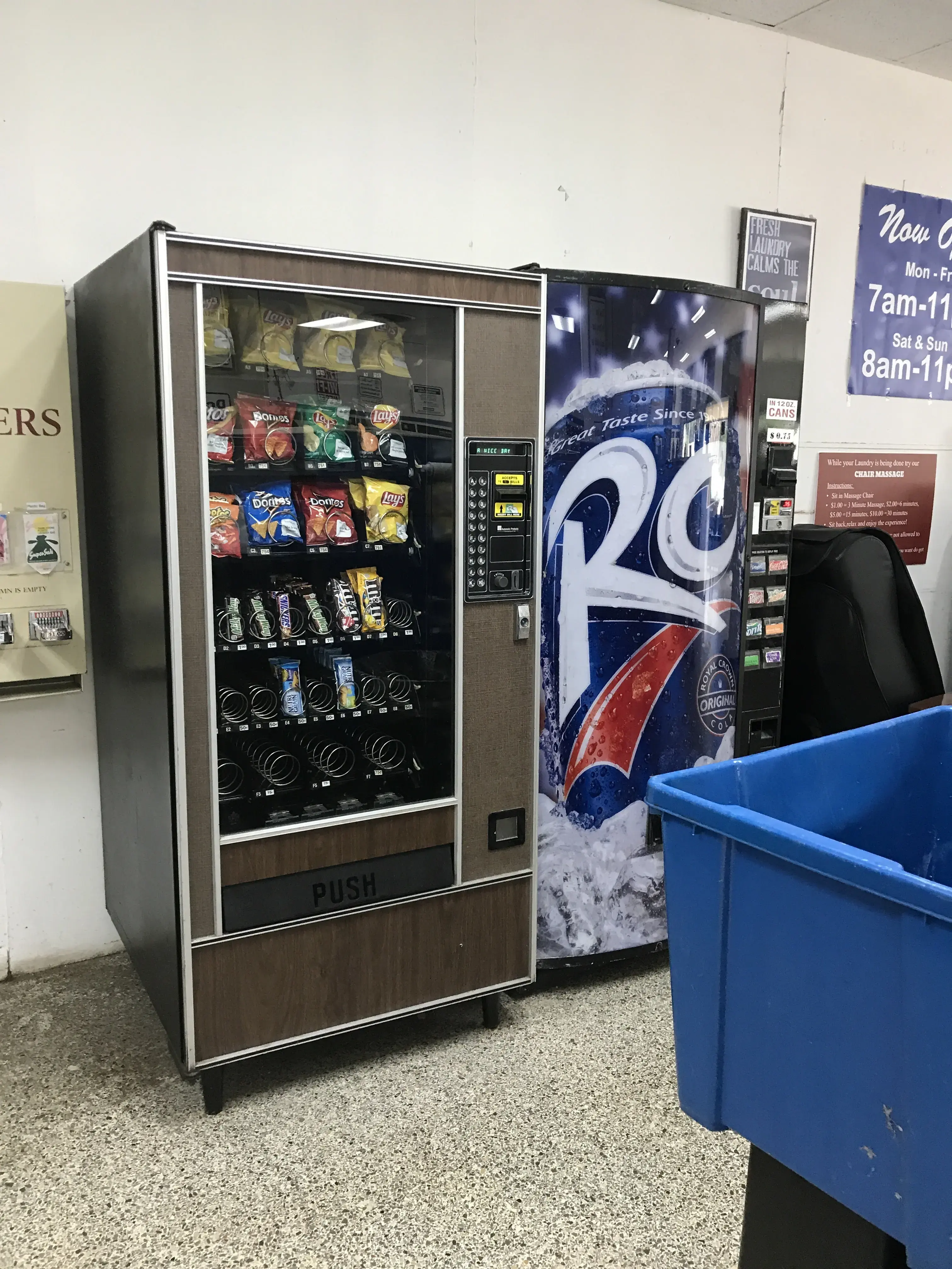 Thumbs Up Coin Laundry thumbnail 20