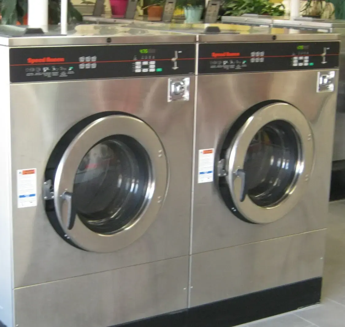 Ti-Dee Laundromat - Image 9