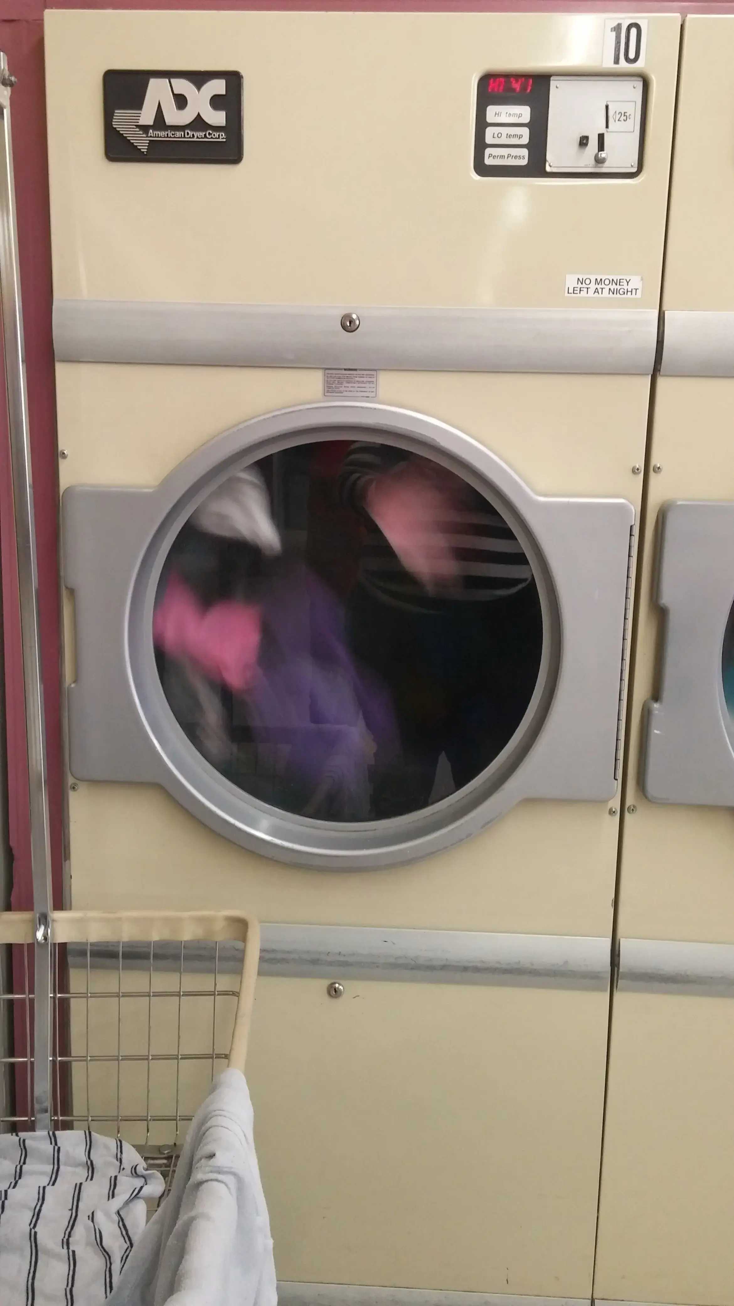 Ti-Dee Laundromat - Image 7