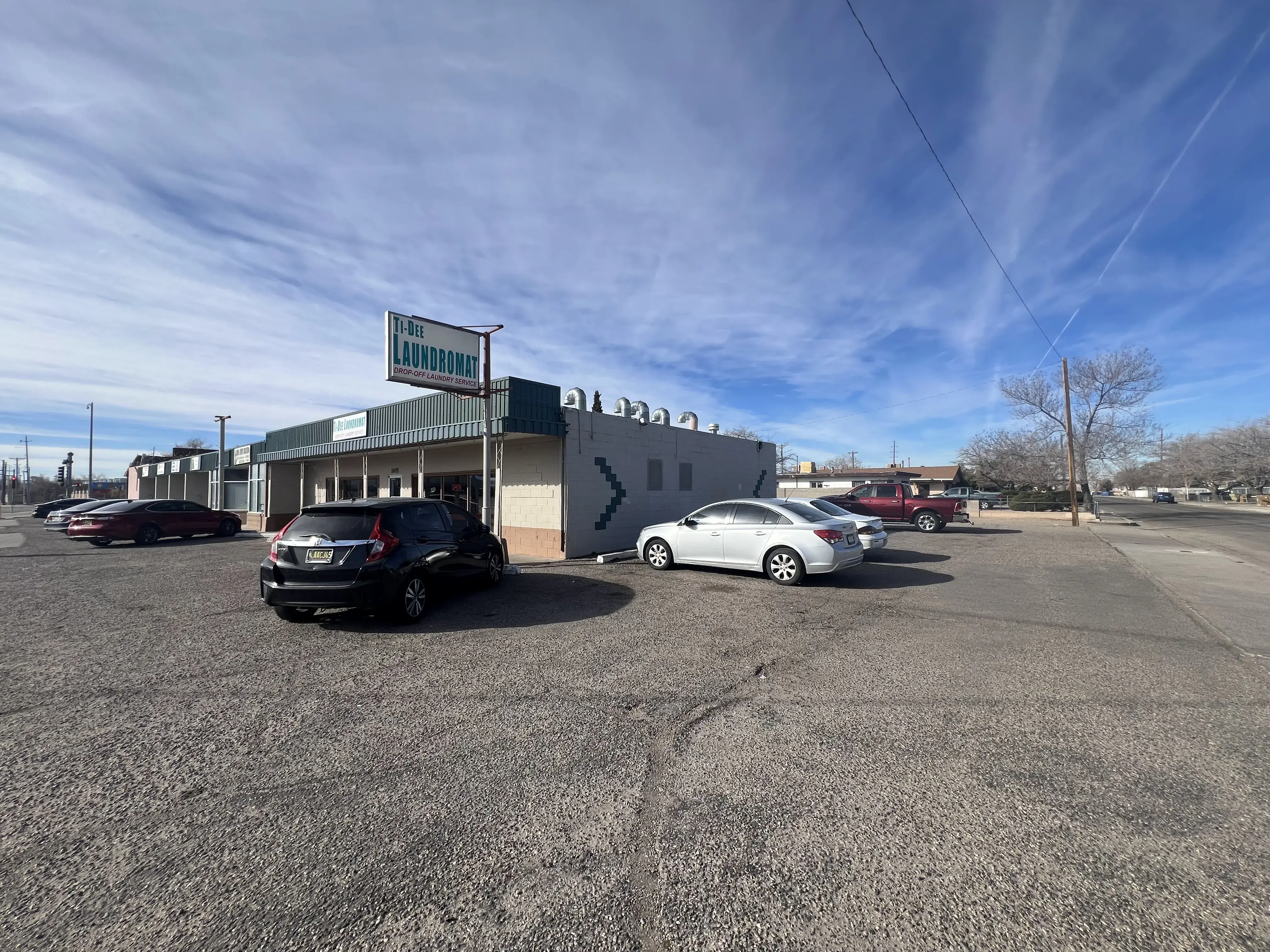 Ti-Dee Laundromat - Image 2