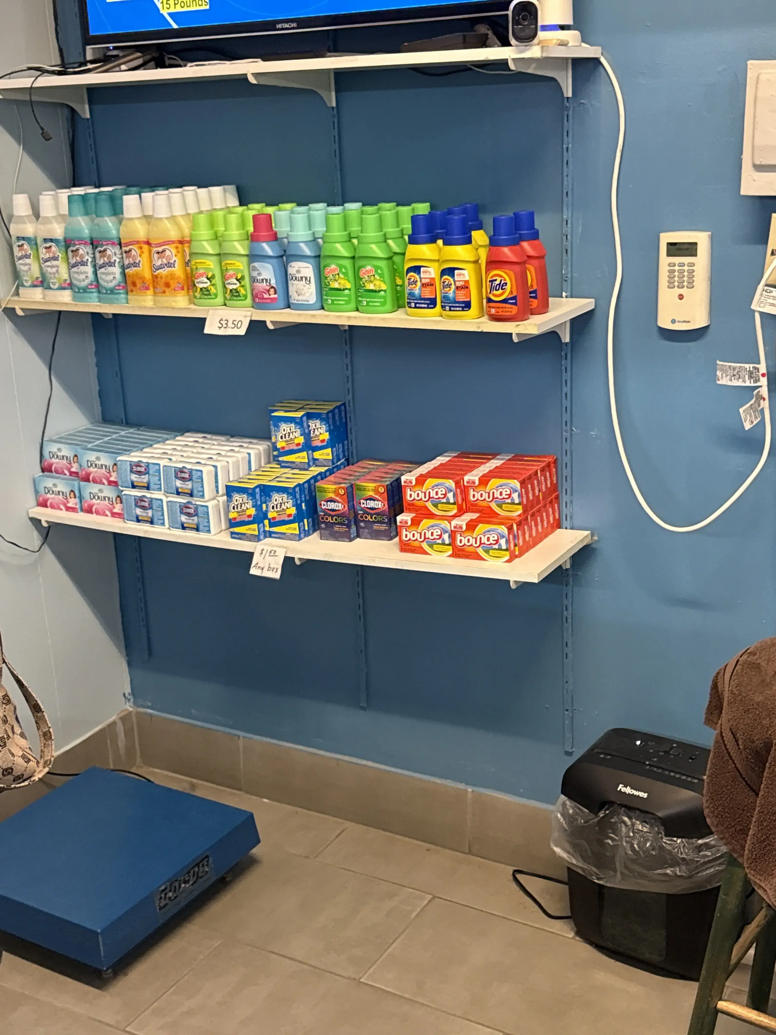 Ti-Dee Laundromat - Image 10
