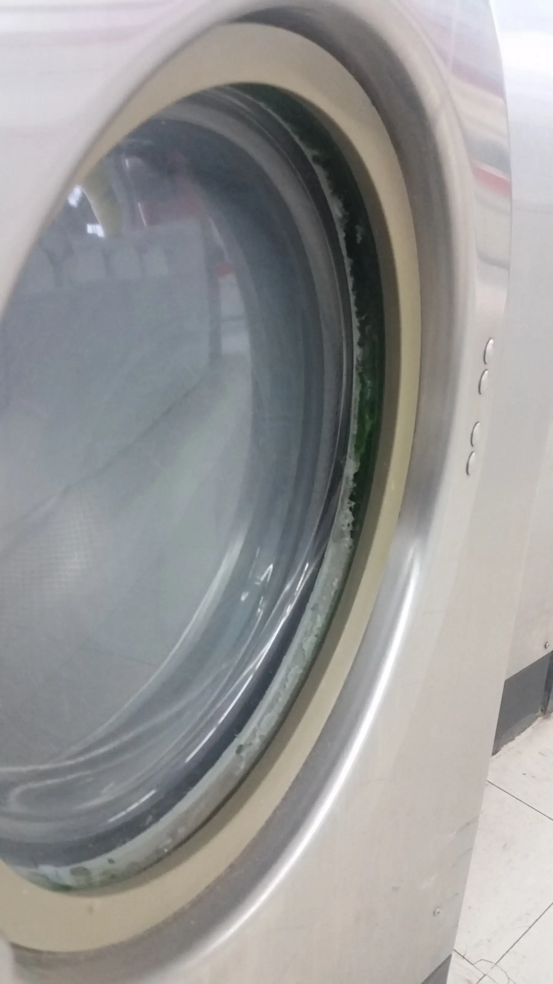 Ti-Dee Laundromat thumbnail 19