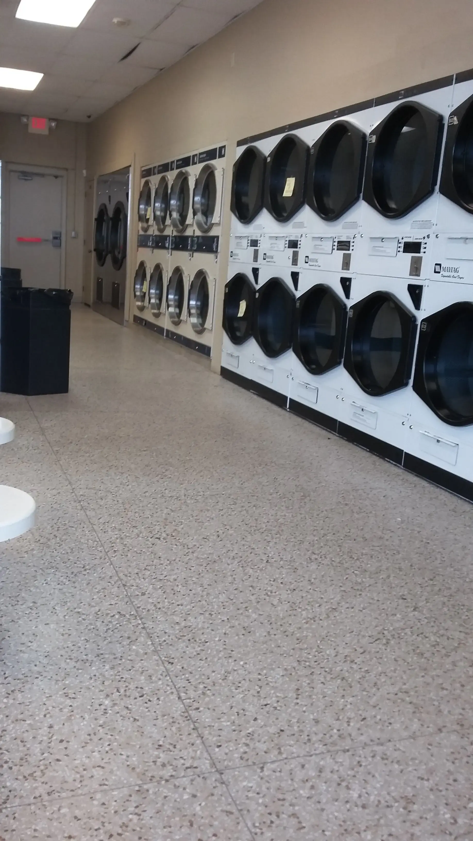 Tidalwave Laundromat - Image 14