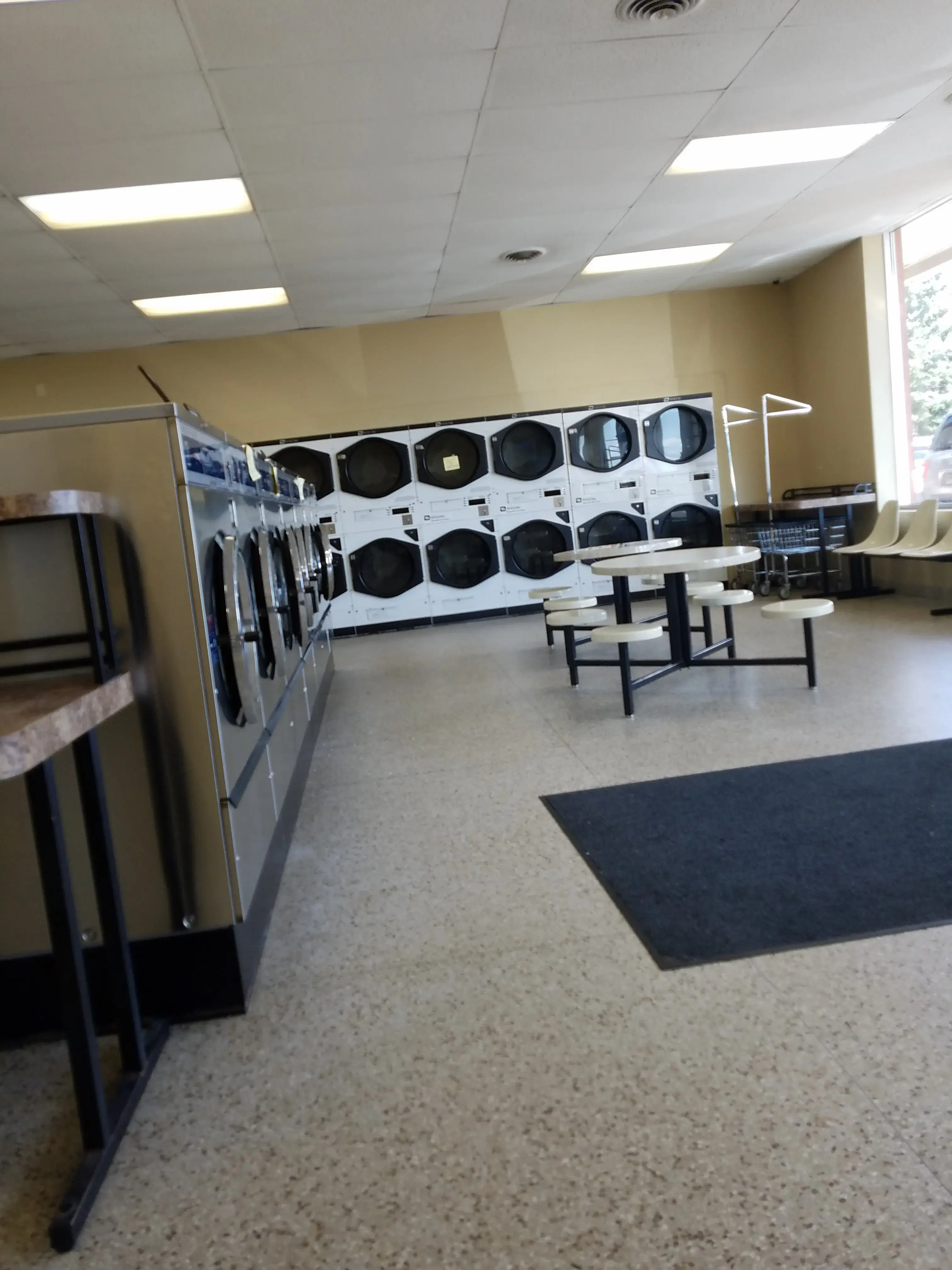 Tidalwave Laundromat - Image 17