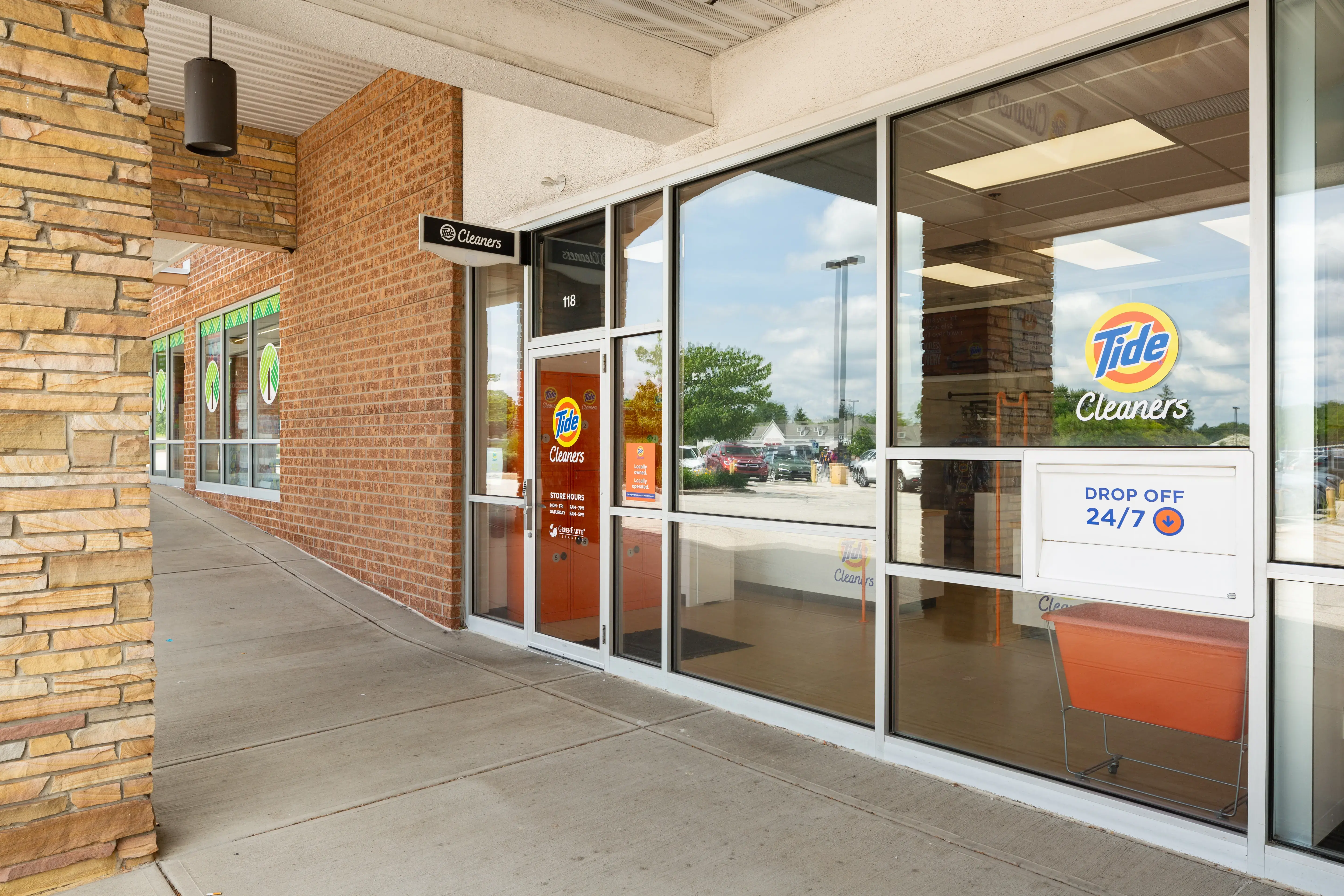 Tide Cleaners - Image 6