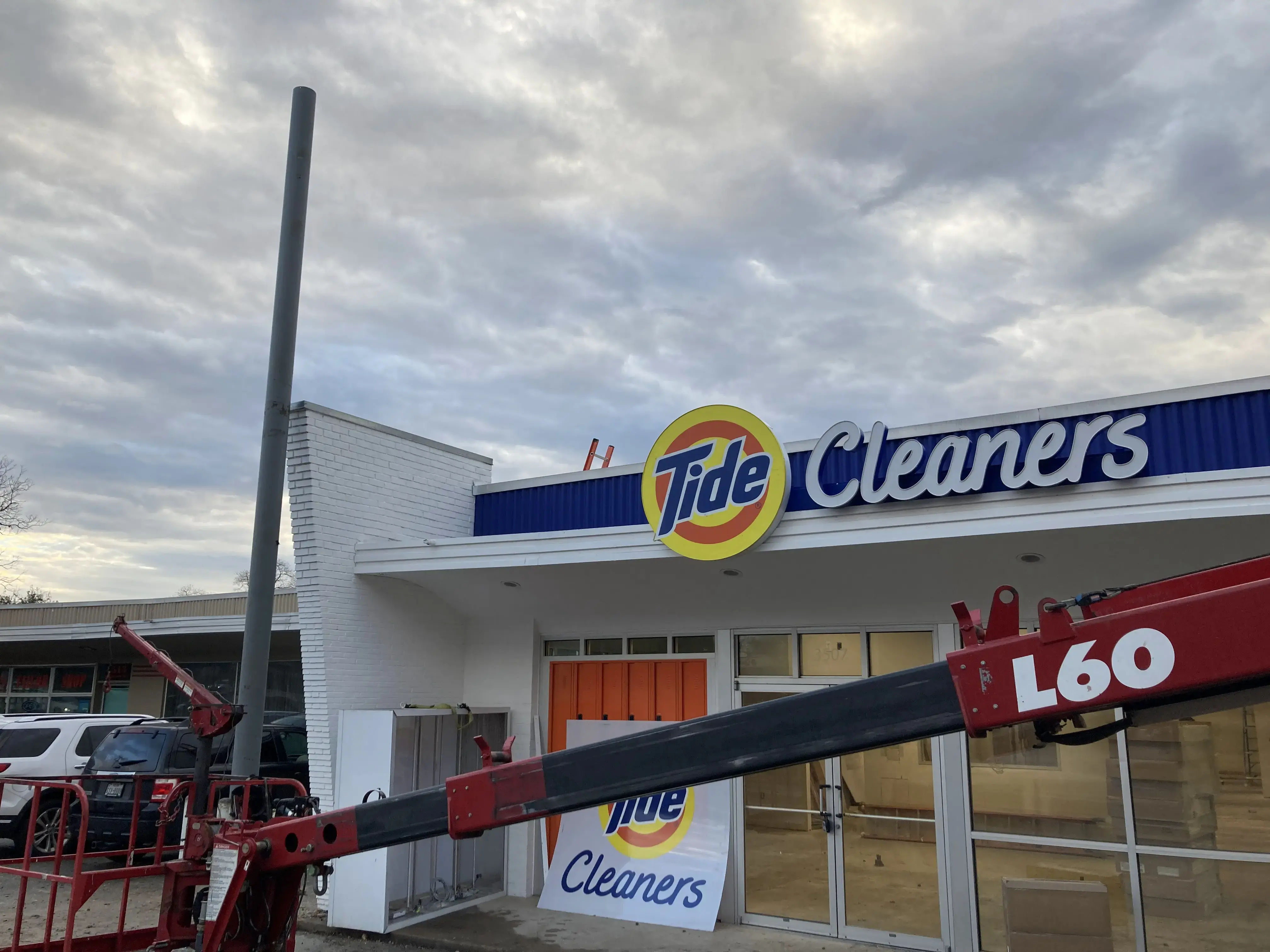 Tide Cleaners - Image 8