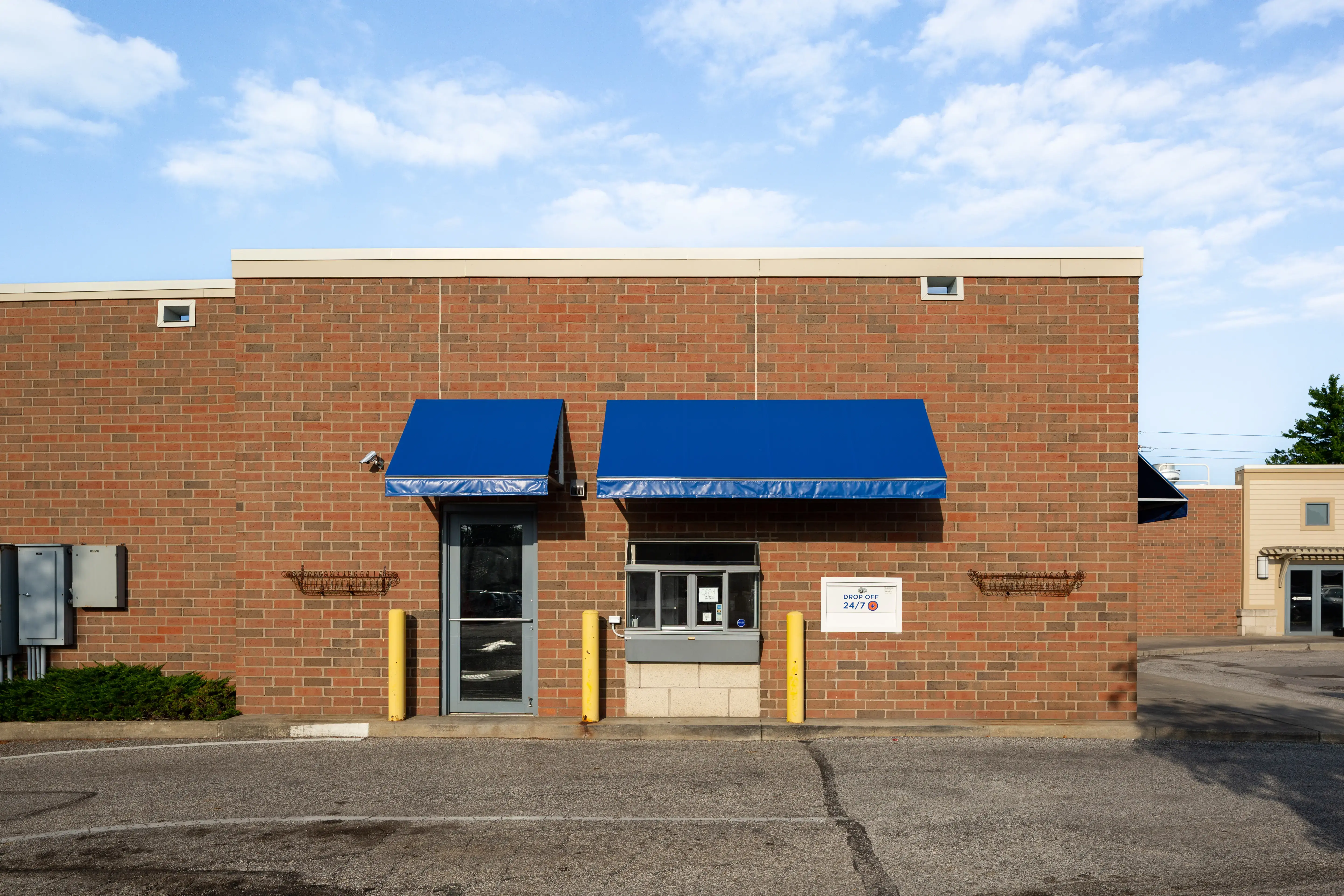 Tide Cleaners - Image 7