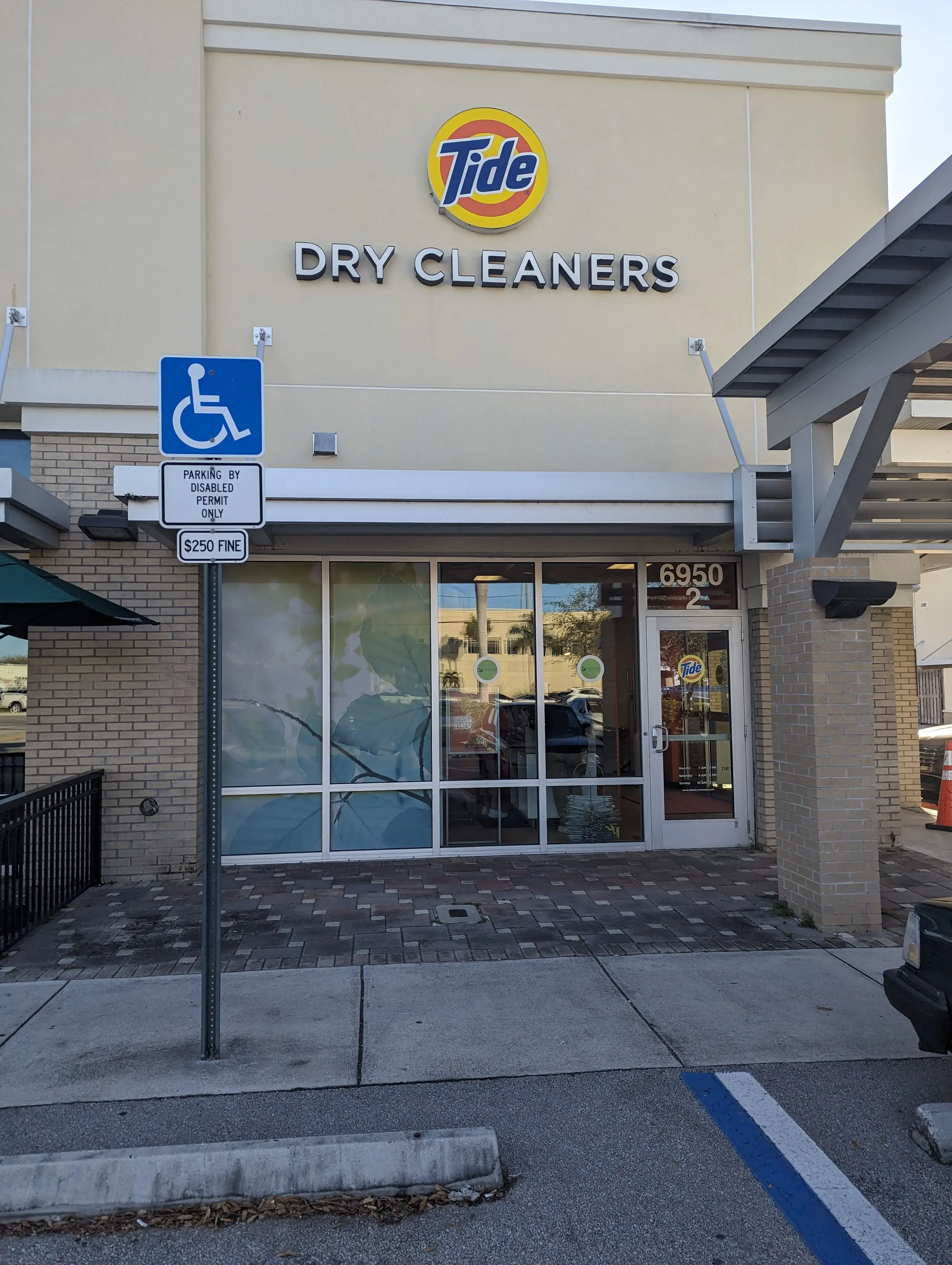 Tide Cleaners thumbnail 7