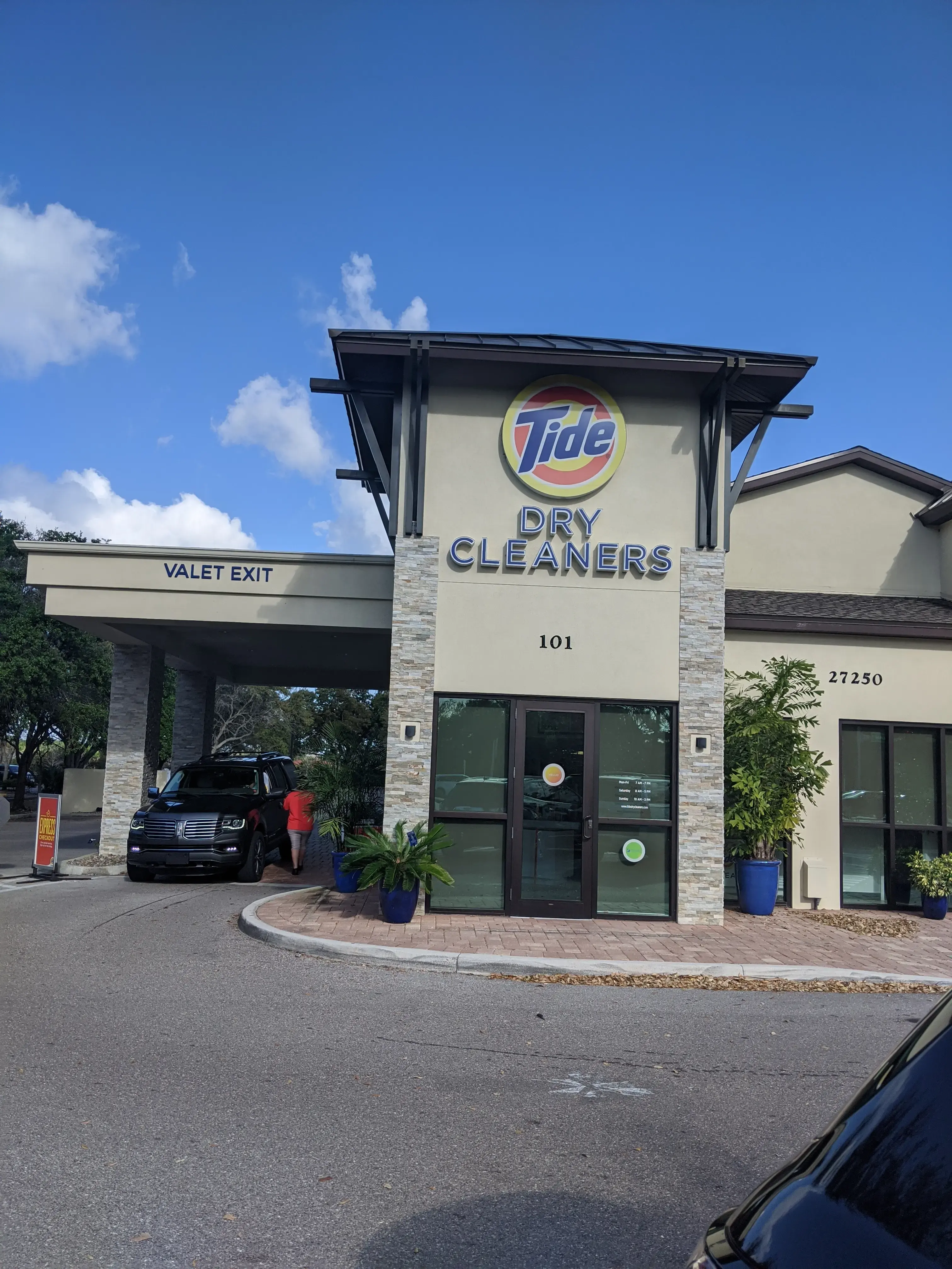 Tide Cleaners thumbnail 19