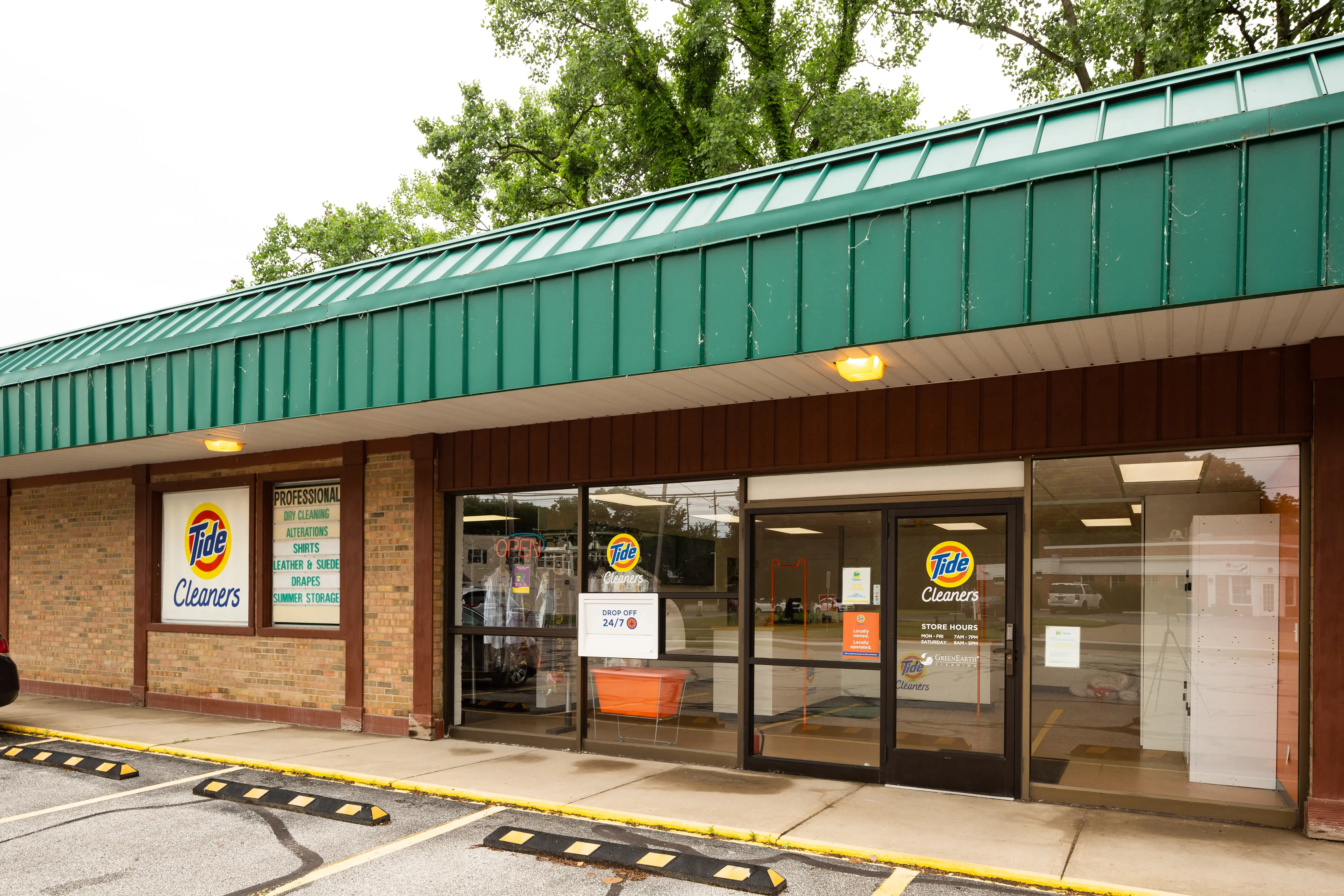 Tide Cleaners - Image 13