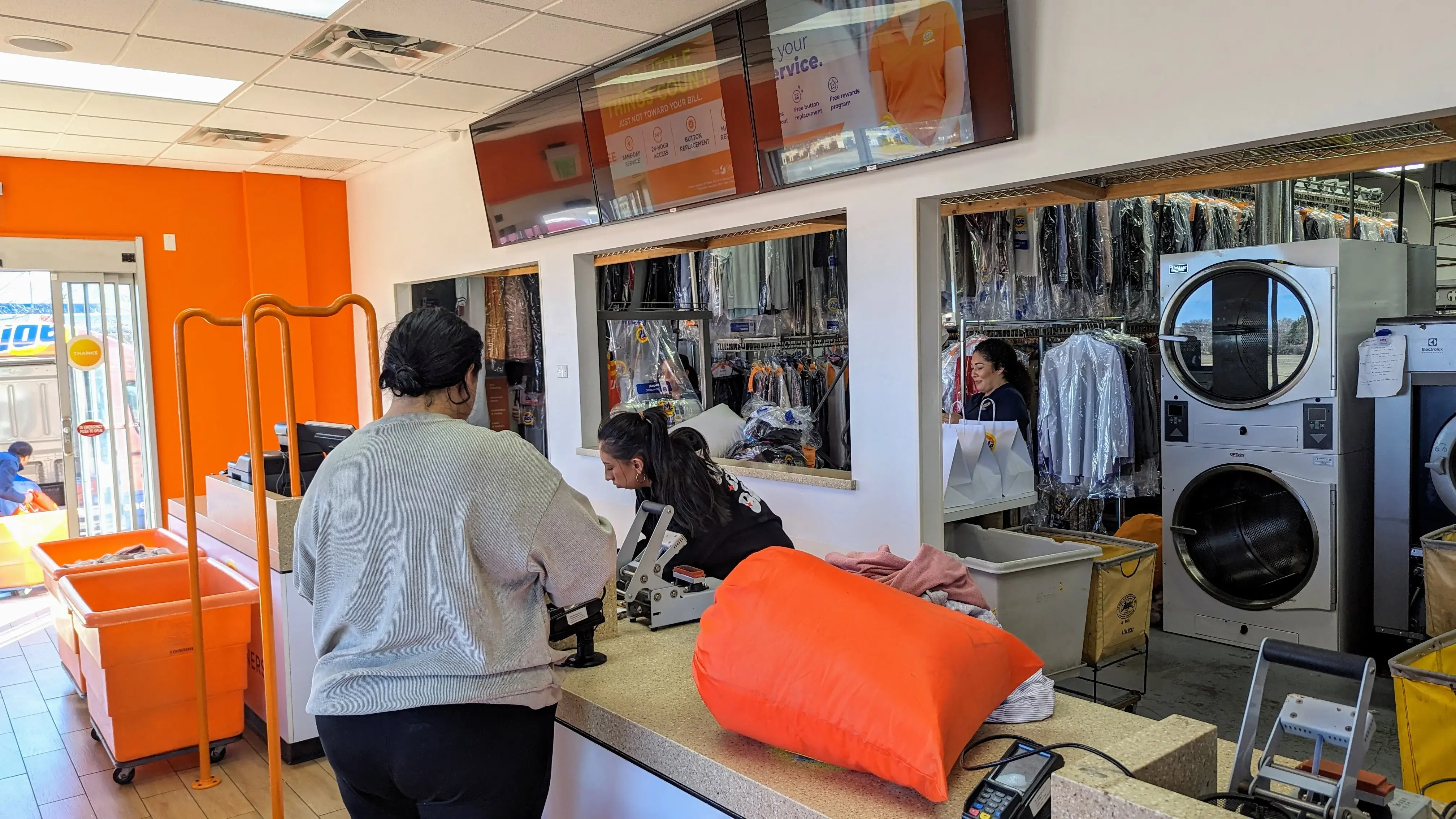 Tide Cleaners - Image 6