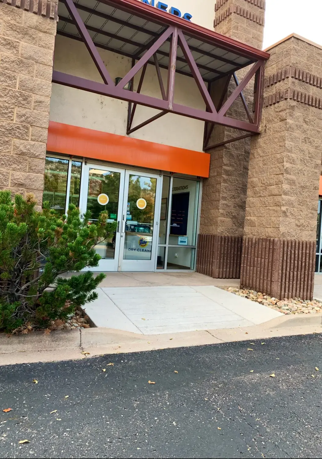 Tide Cleaners - Image 6