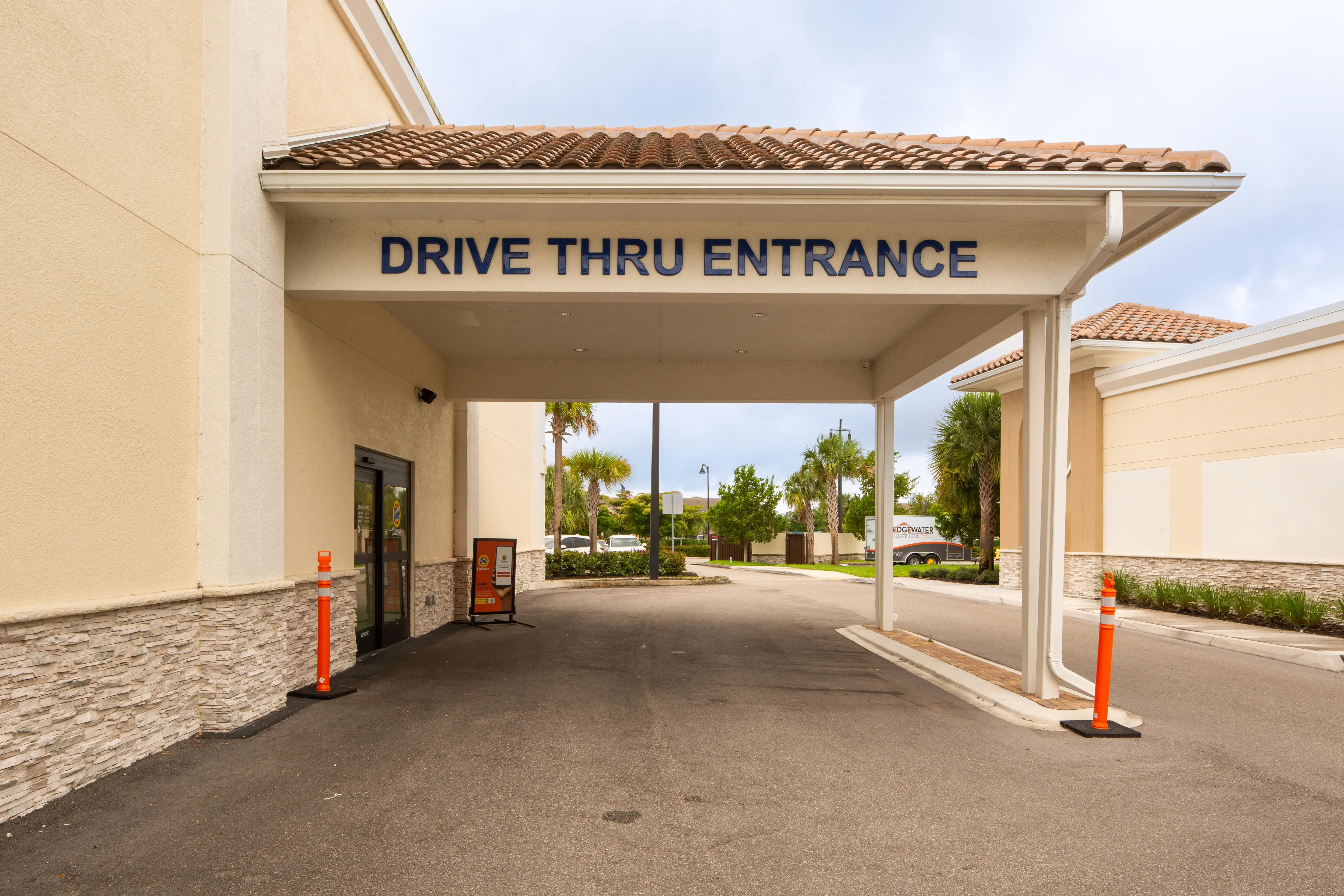 Tide Cleaners thumbnail 20