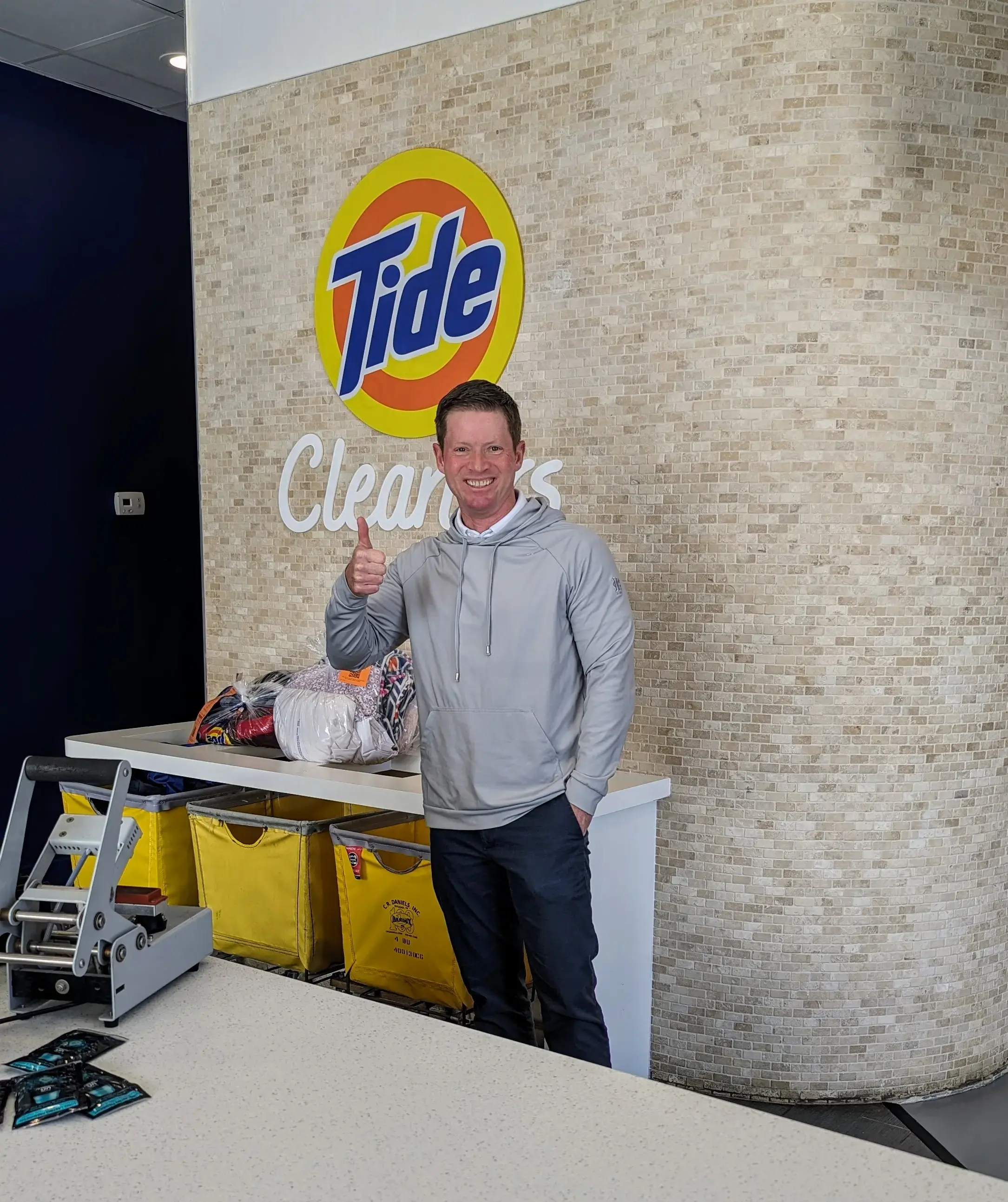 Tide Cleaners thumbnail 4