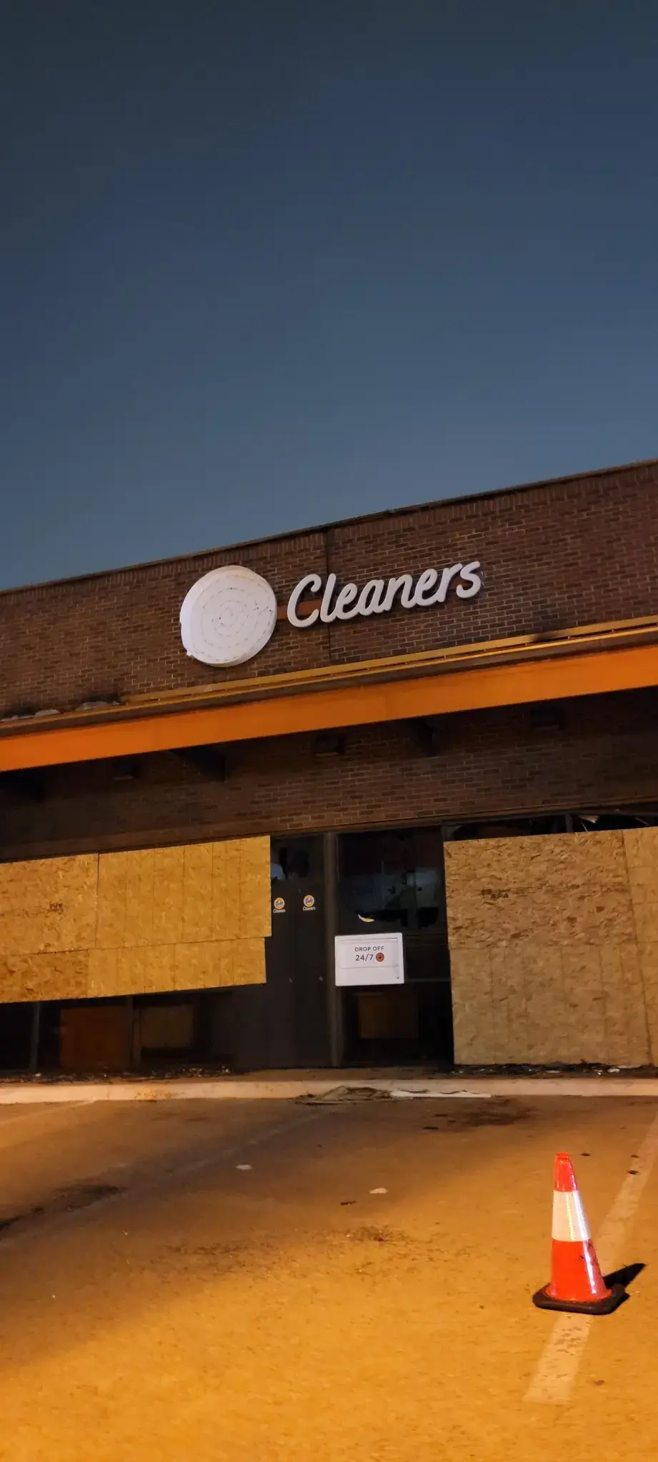 Tide Cleaners - Image 4