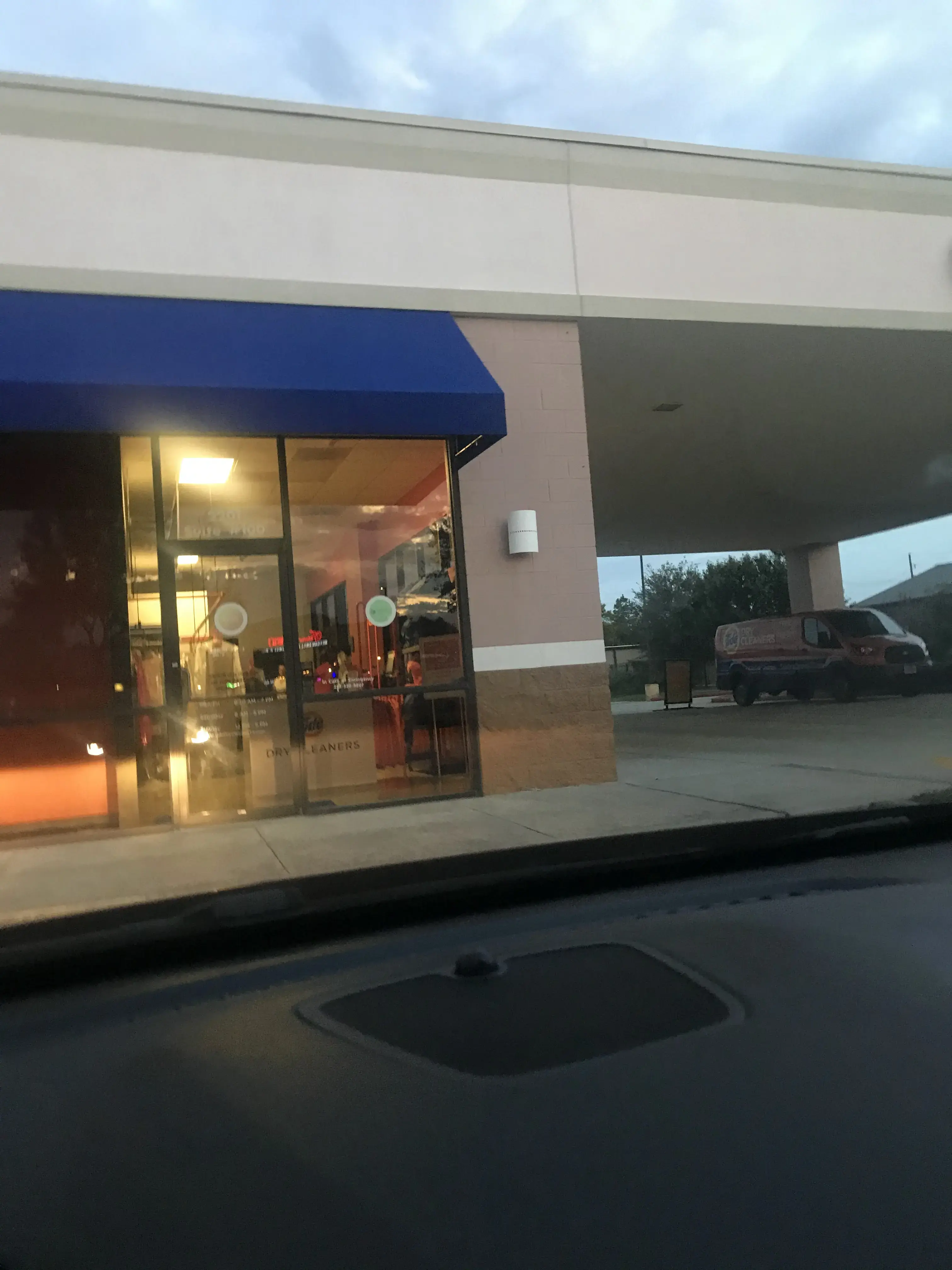 Tide Cleaners - Image 4