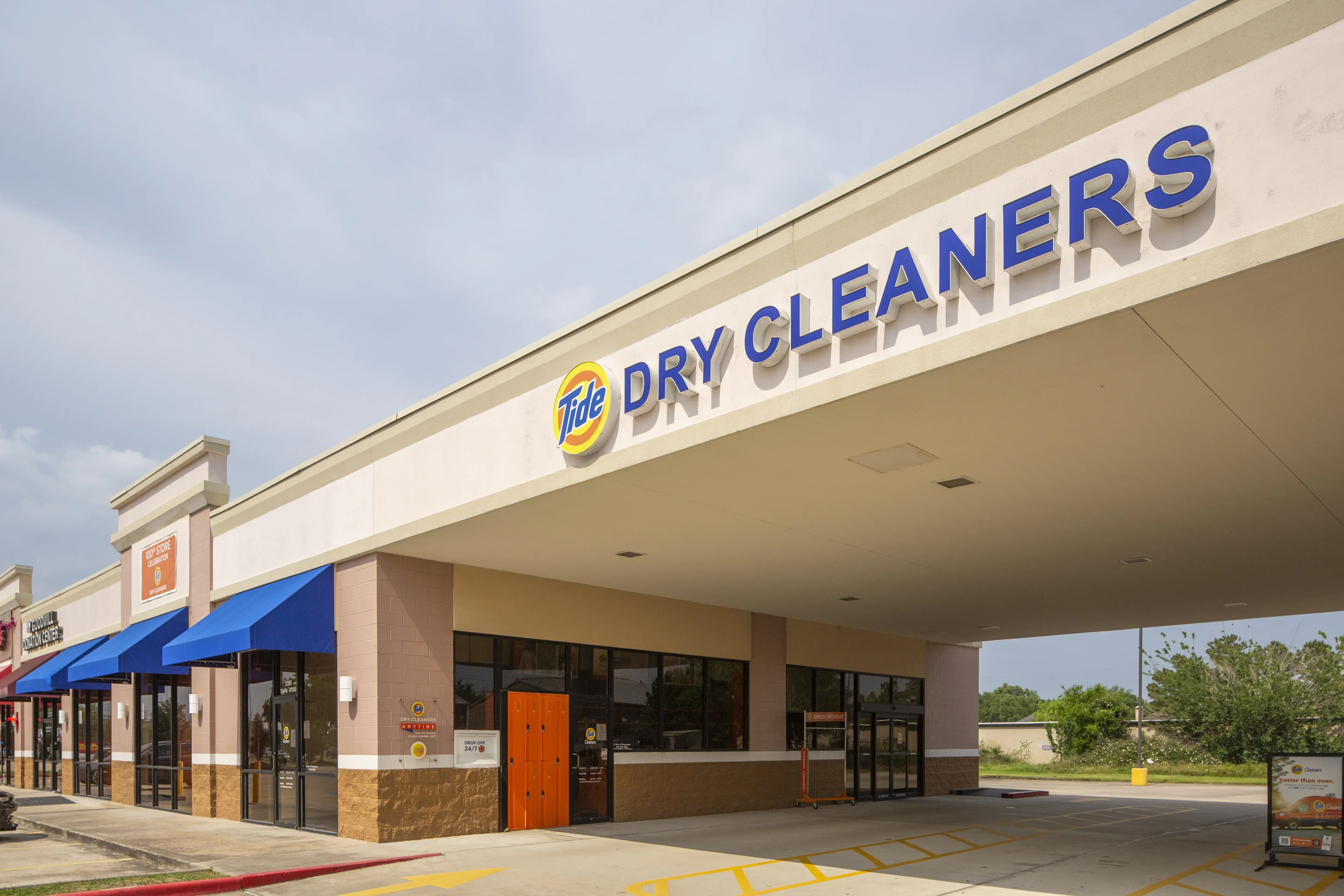 Tide Cleaners thumbnail 2