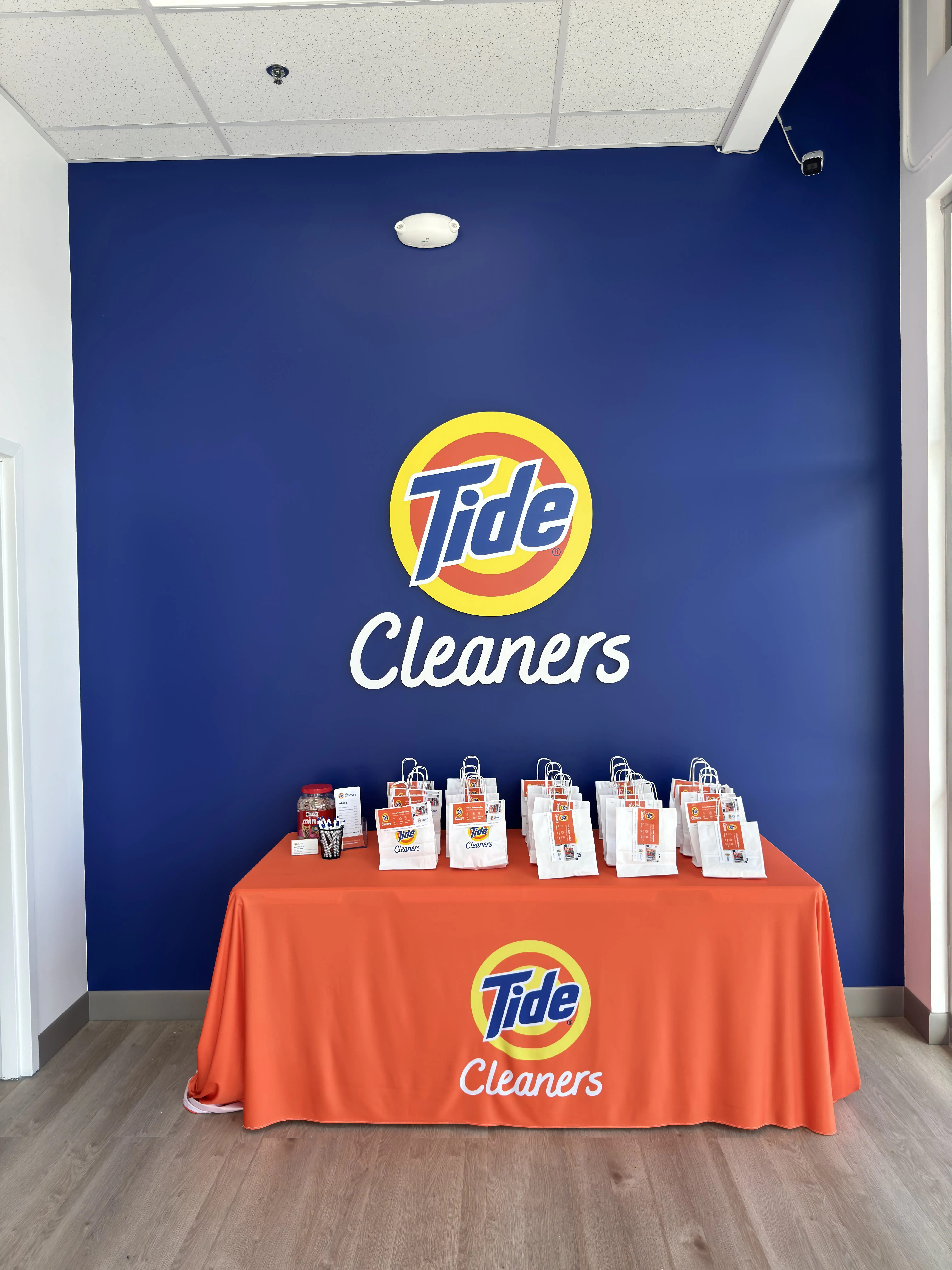 Tide Cleaners thumbnail 4