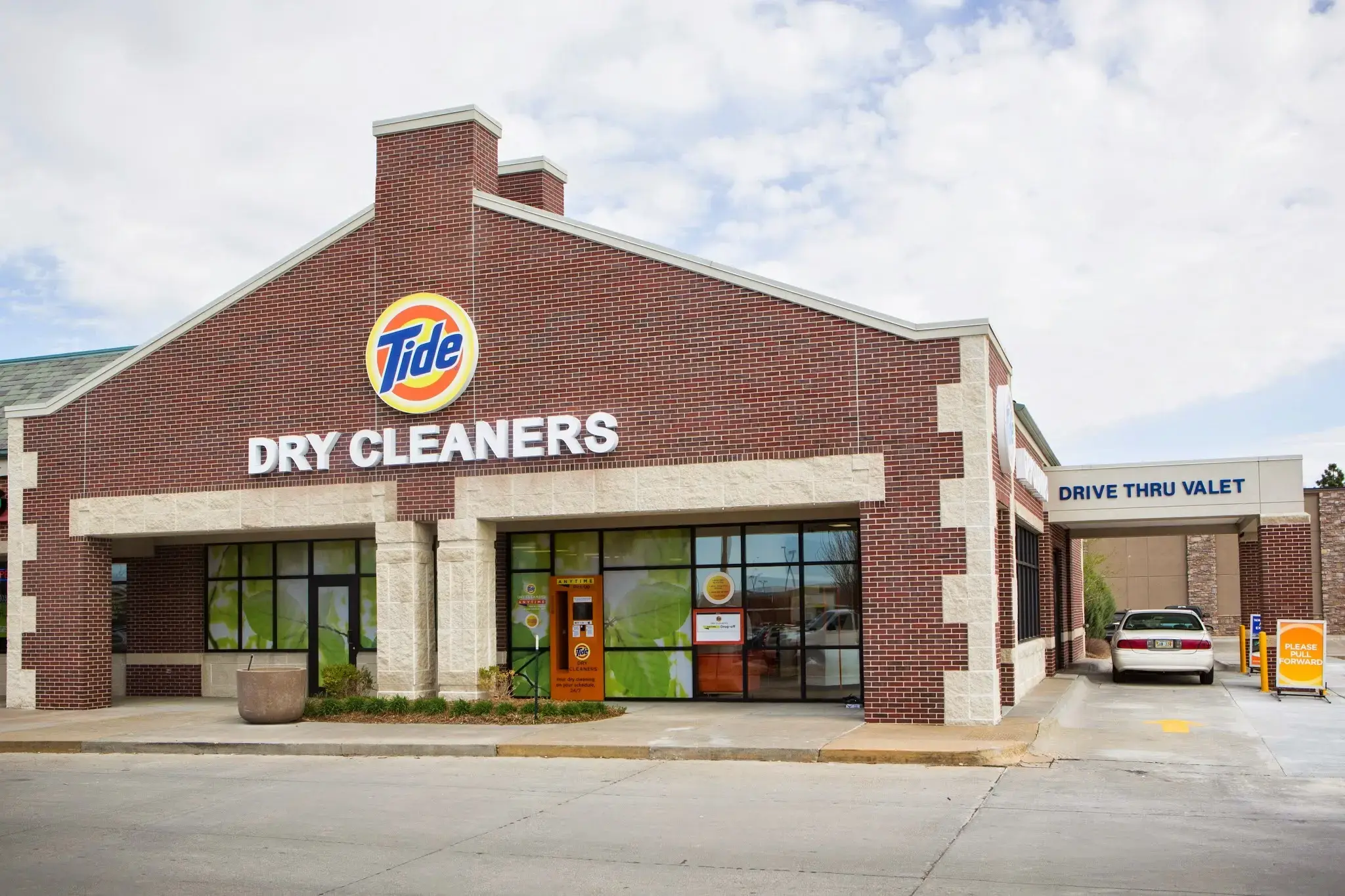 Tide Cleaners thumbnail 1