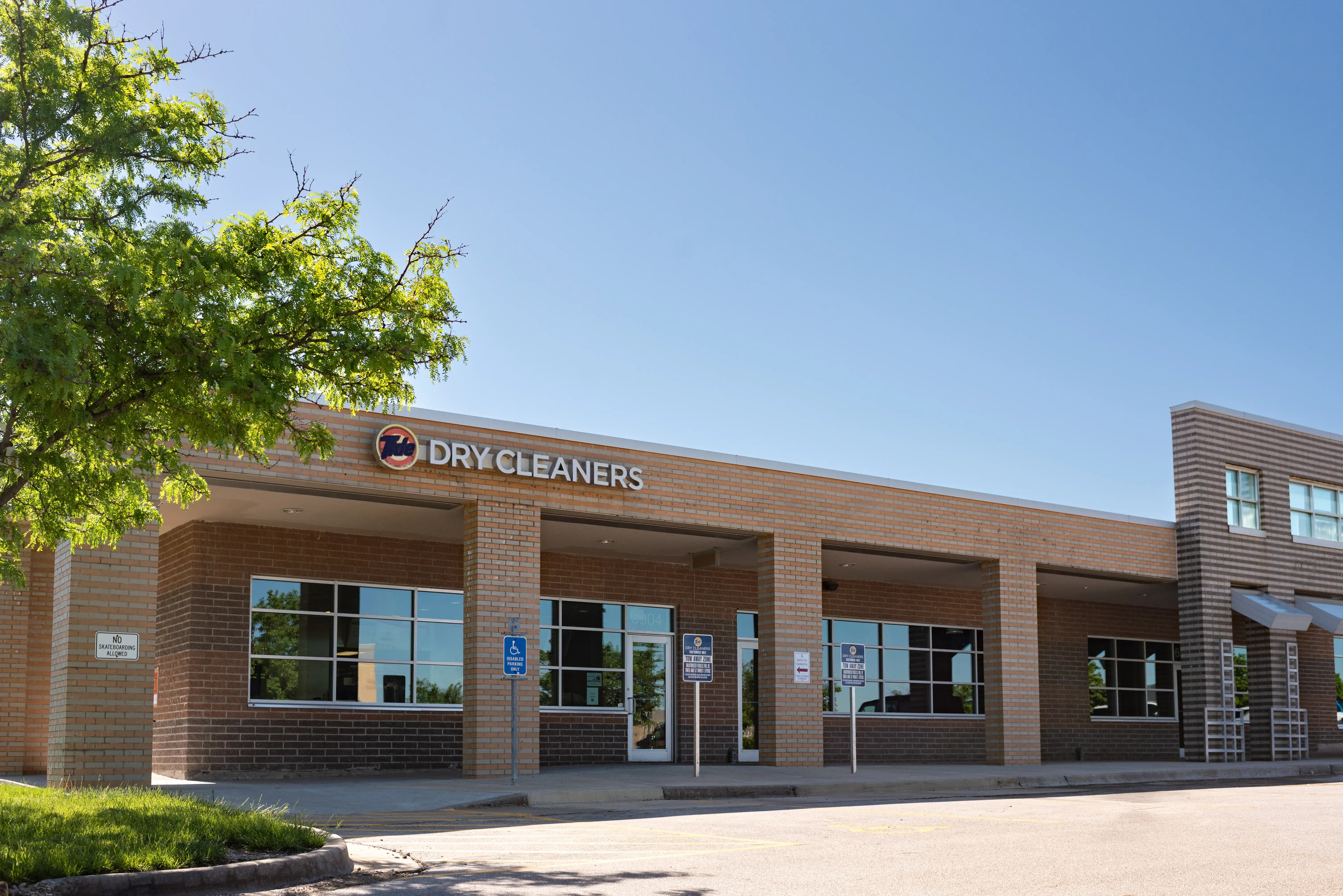 Tide Cleaners thumbnail 1