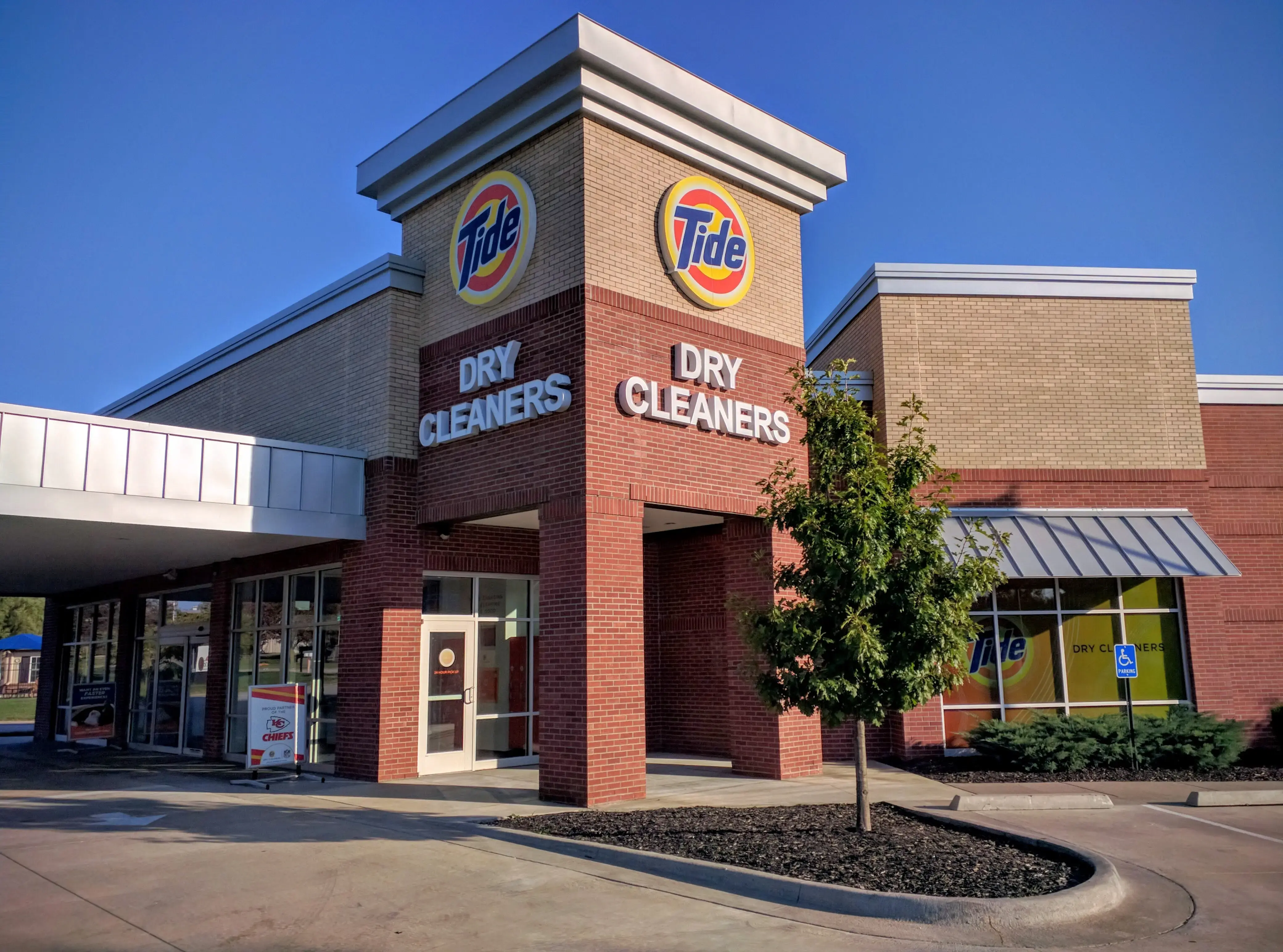 Tide Cleaners thumbnail 16