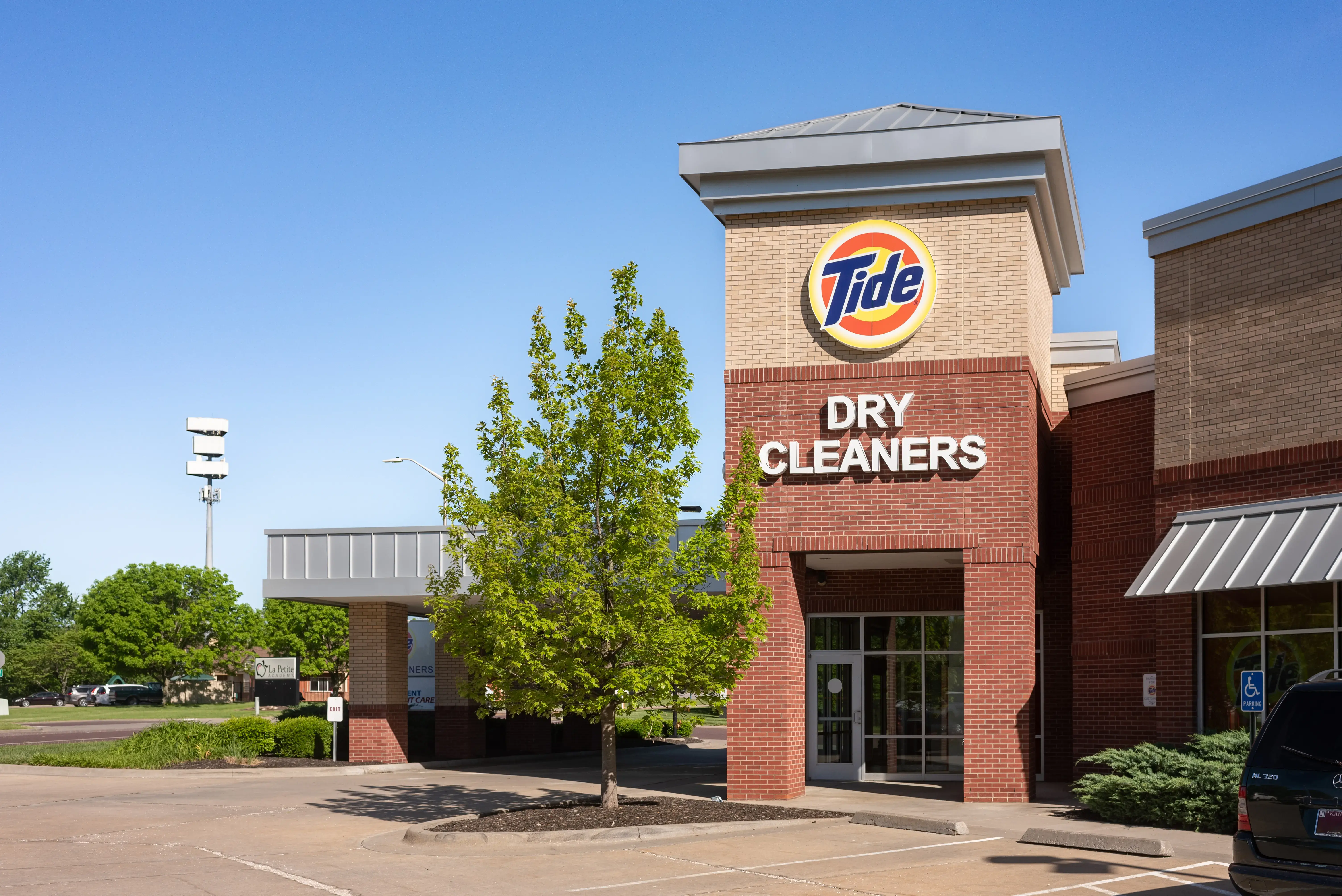 Tide Cleaners - Image 2