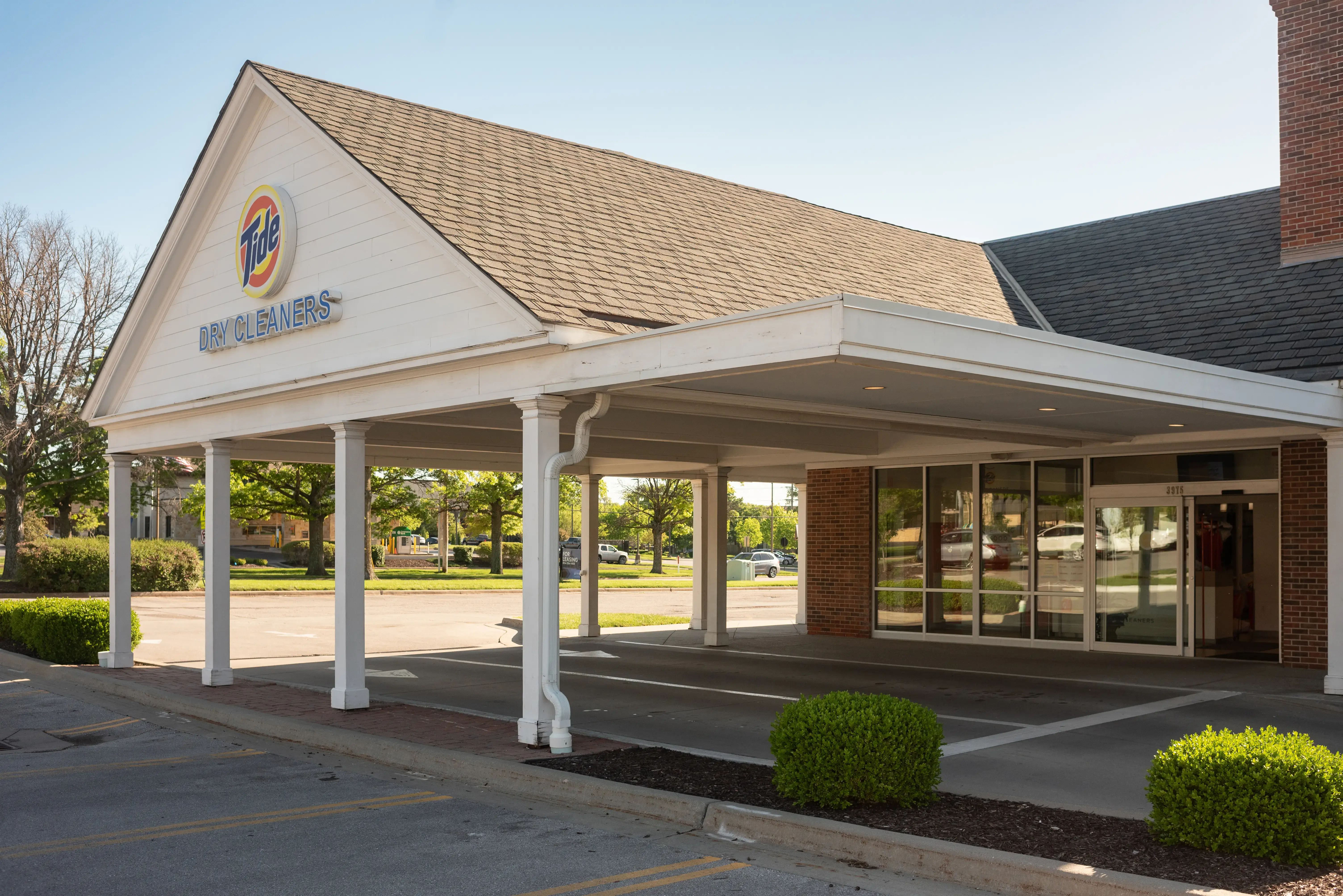 Tide Cleaners - Image 2