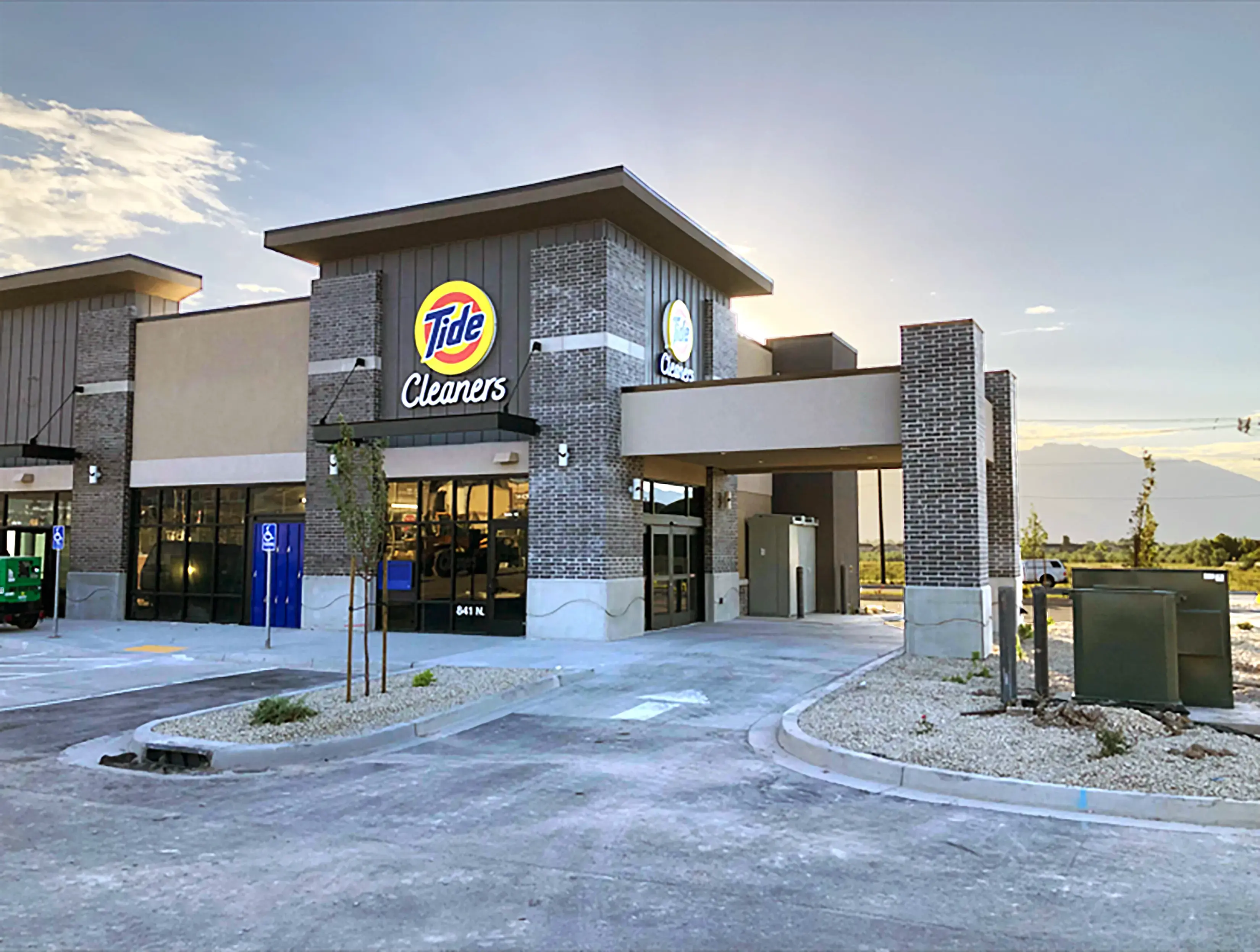 Tide Cleaners thumbnail 2