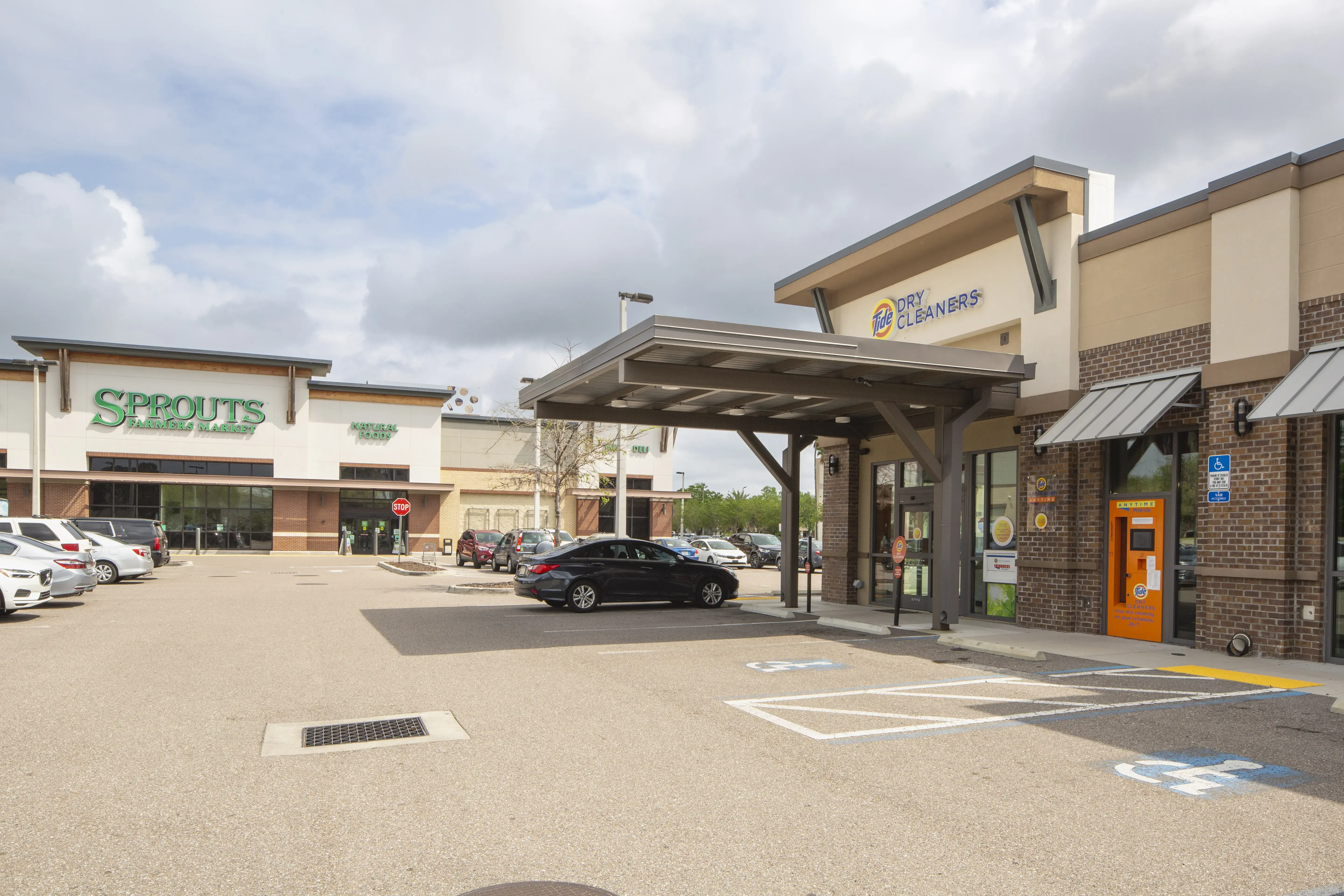 Tide Cleaners - Image 15