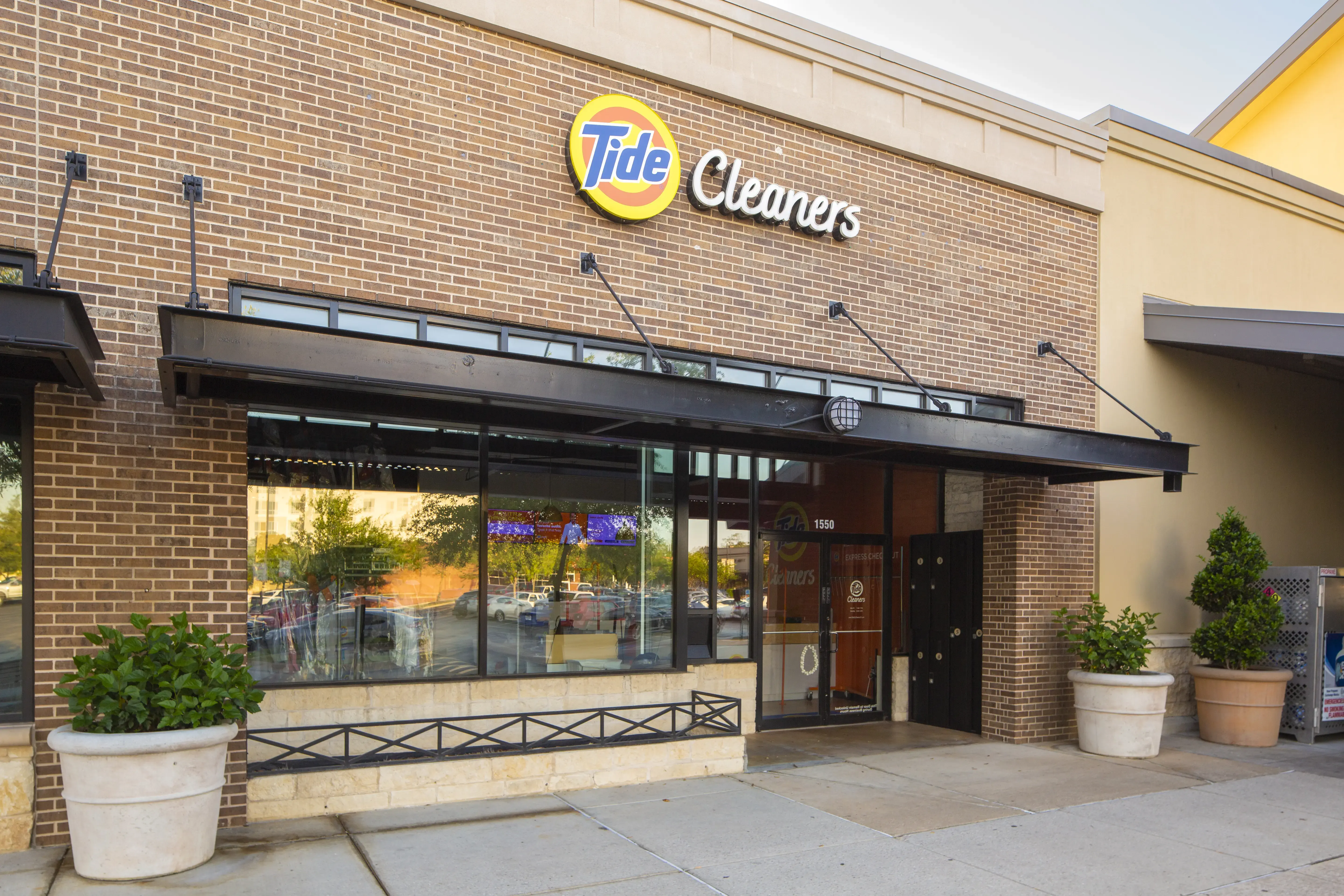 Tide Cleaners - Image 9