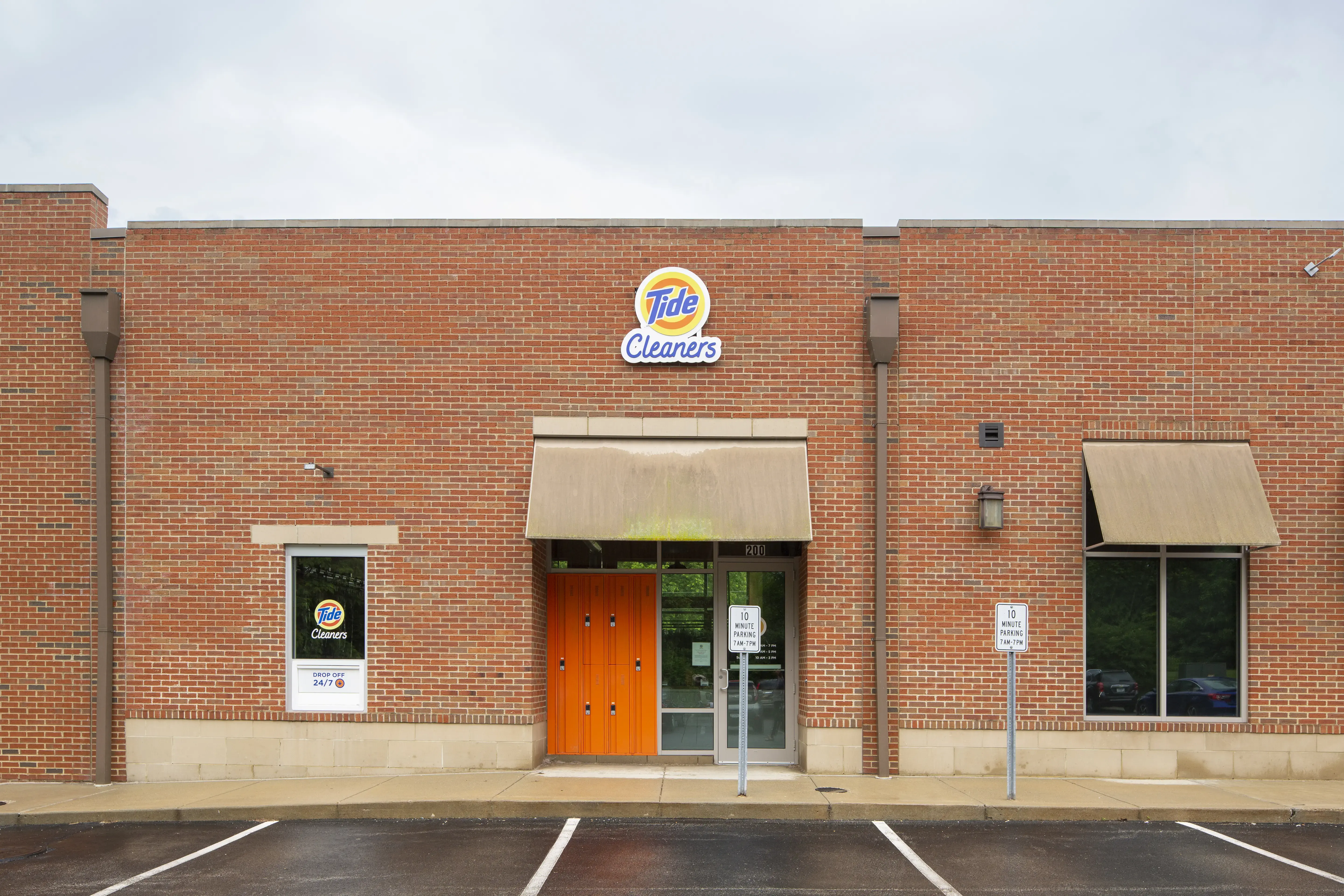 Tide Cleaners - Image 9
