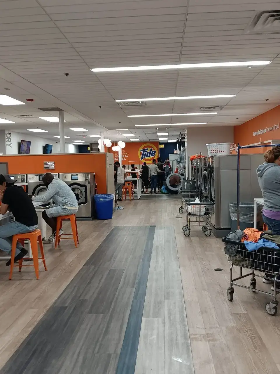 Tide Laundromat - Image 4