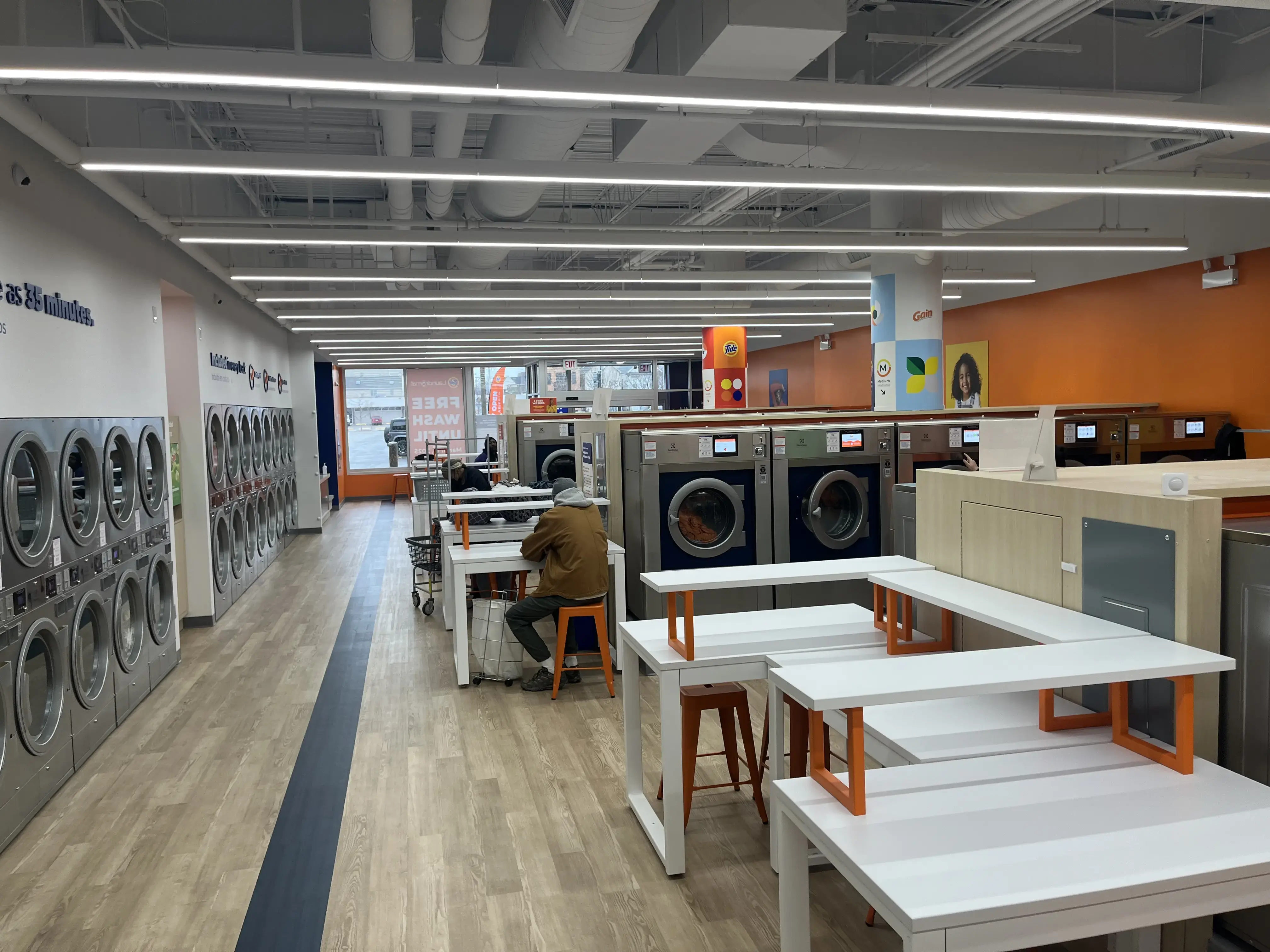 Tide Laundromat - Image 2