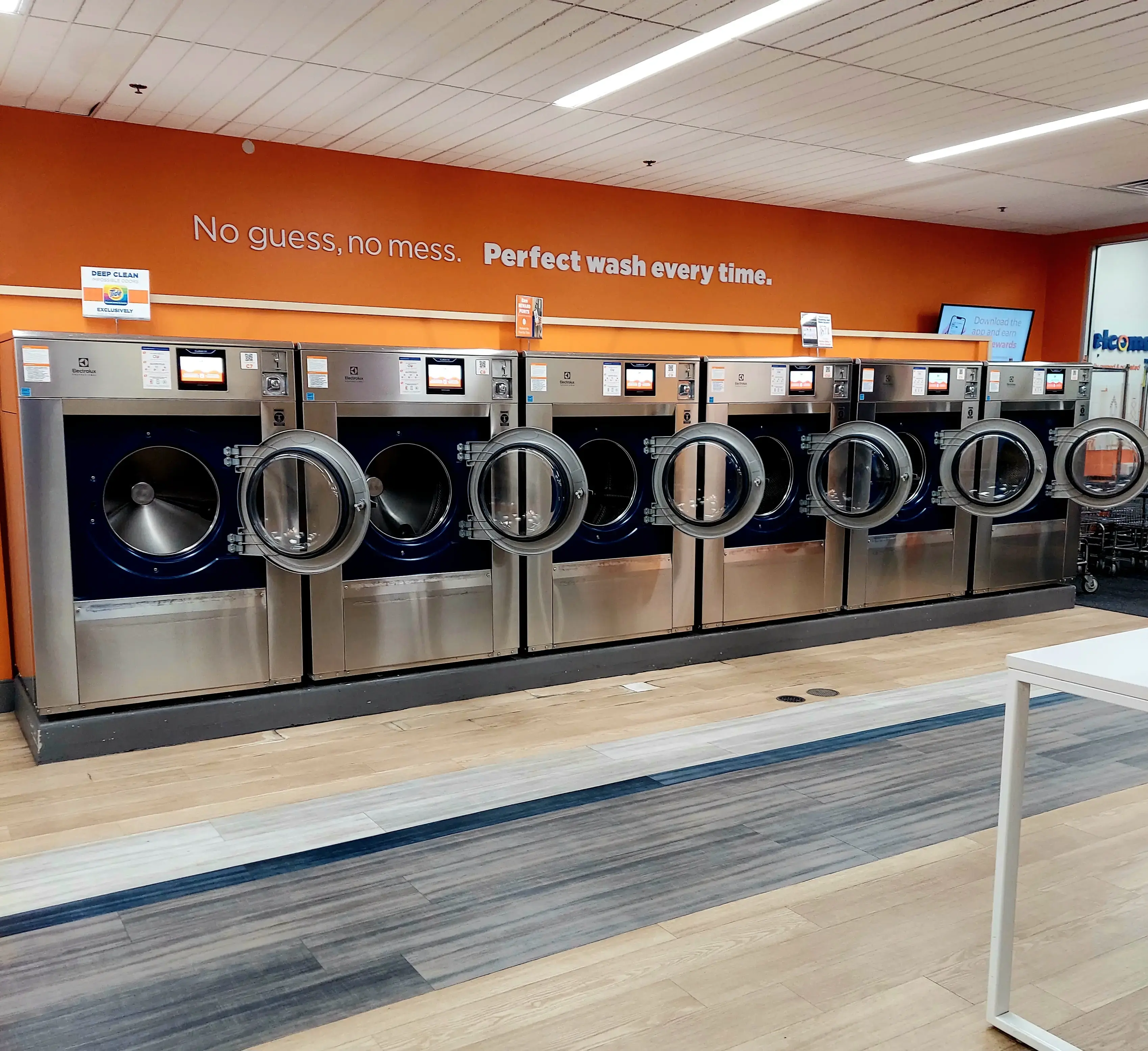 Tide Laundromat - Image 1