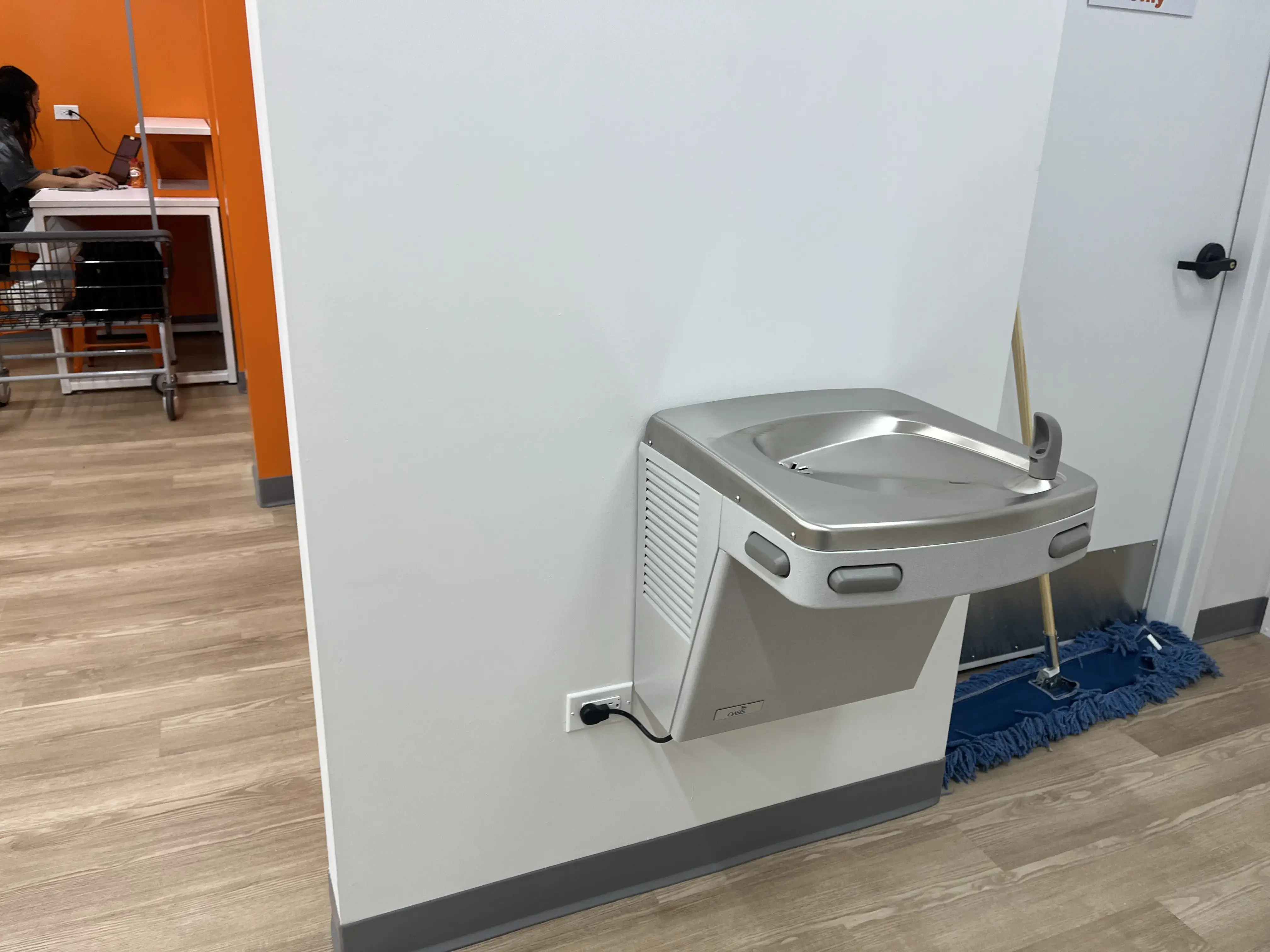 Tide Laundromat - Image 18