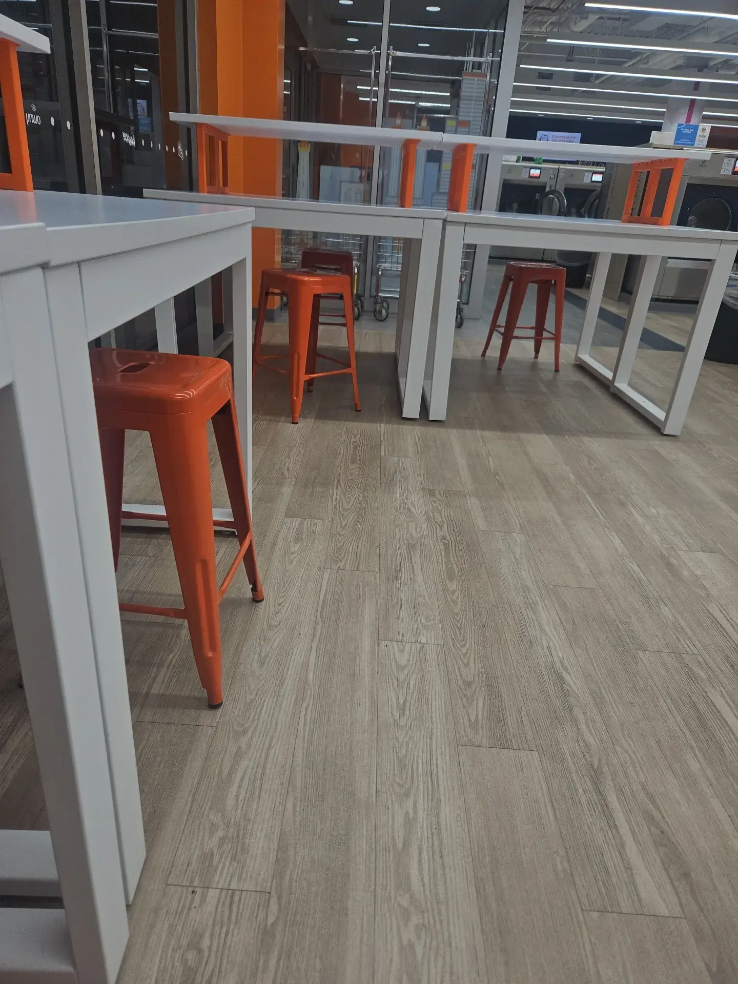 Tide Laundromat - Image 11